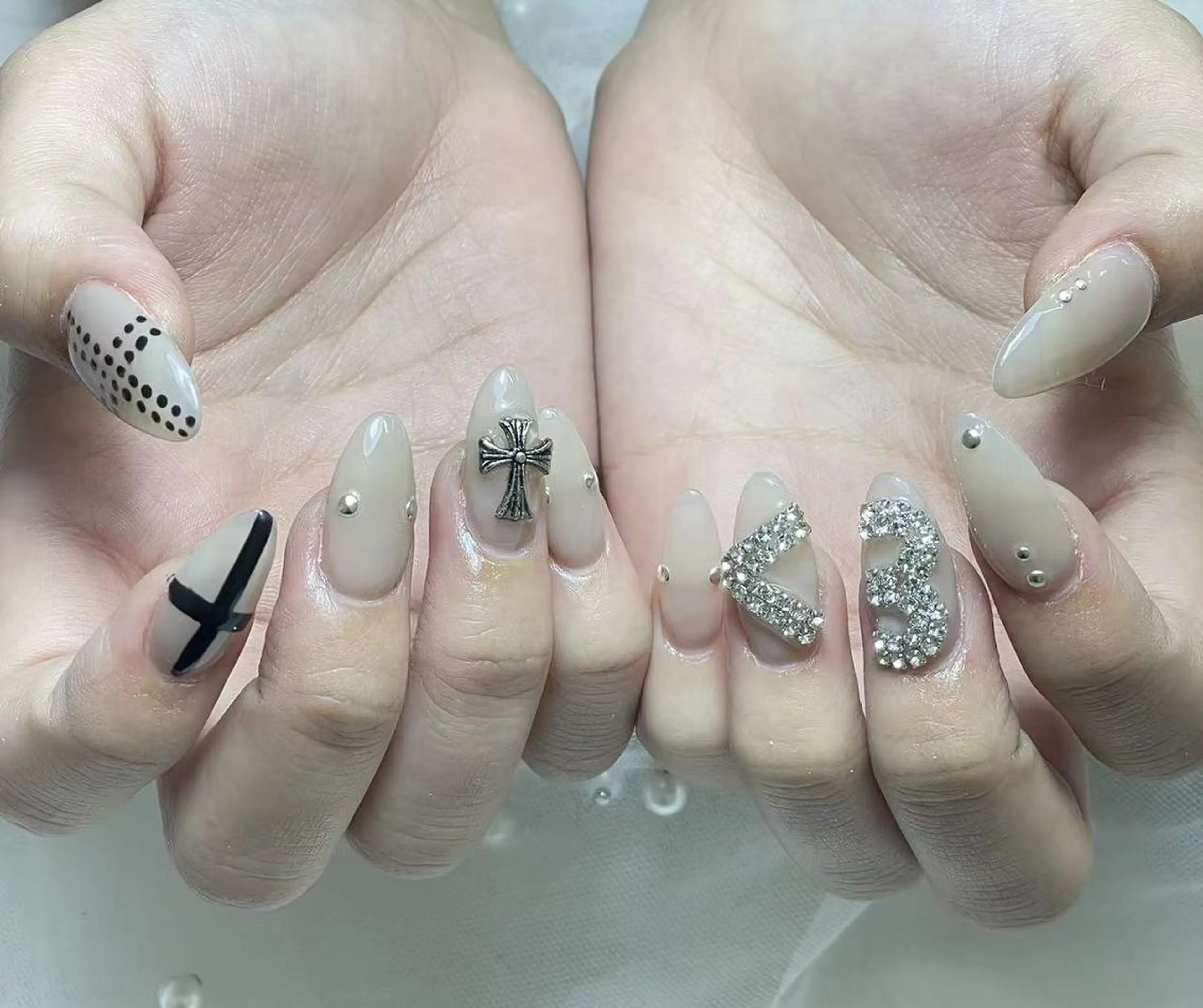 ネイル ハンドネイル CI CIのネイルデザイン