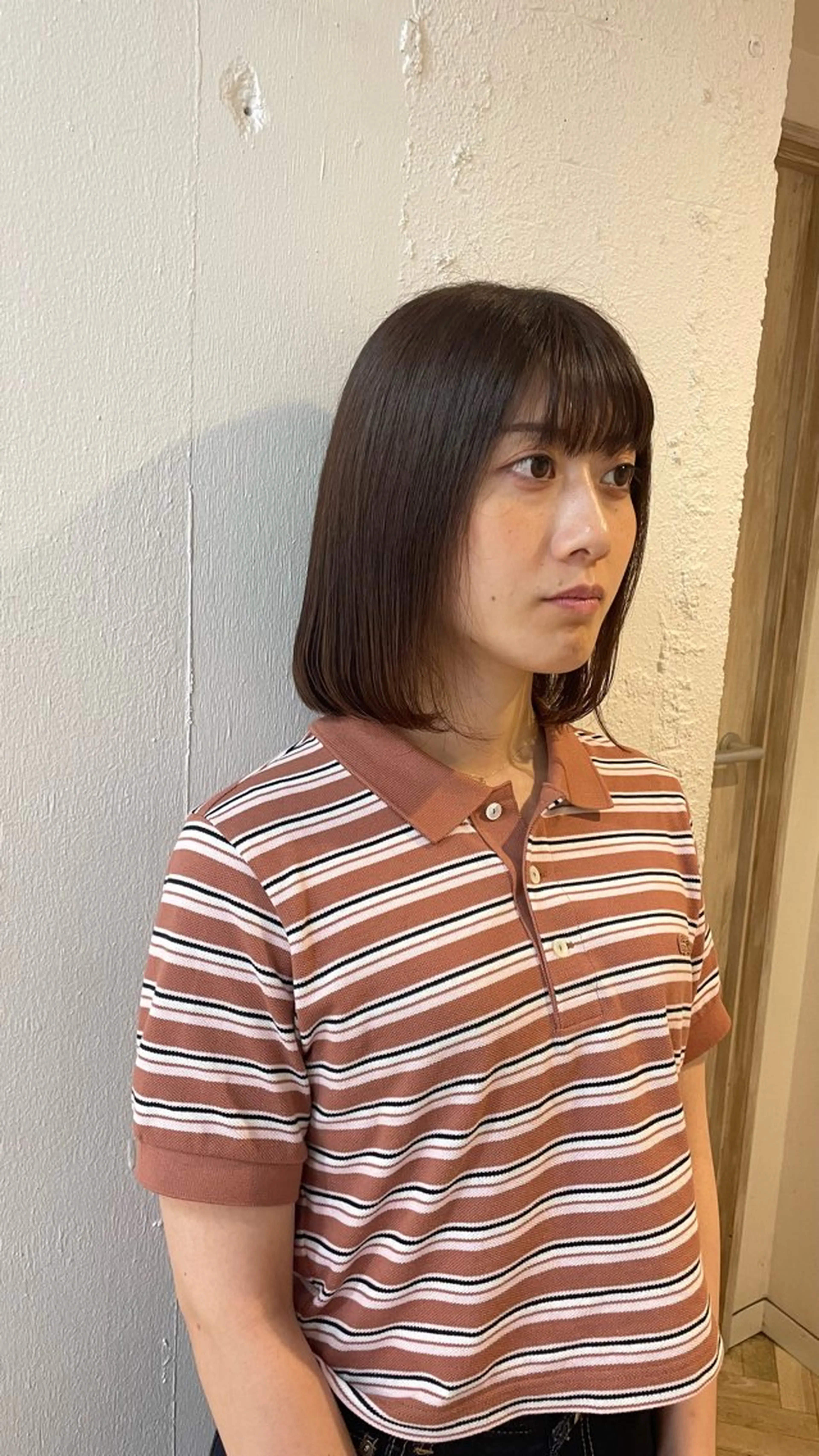 ミディアム ボブ カット 艶カラー/ ストレート/くるみのヘアスタイル