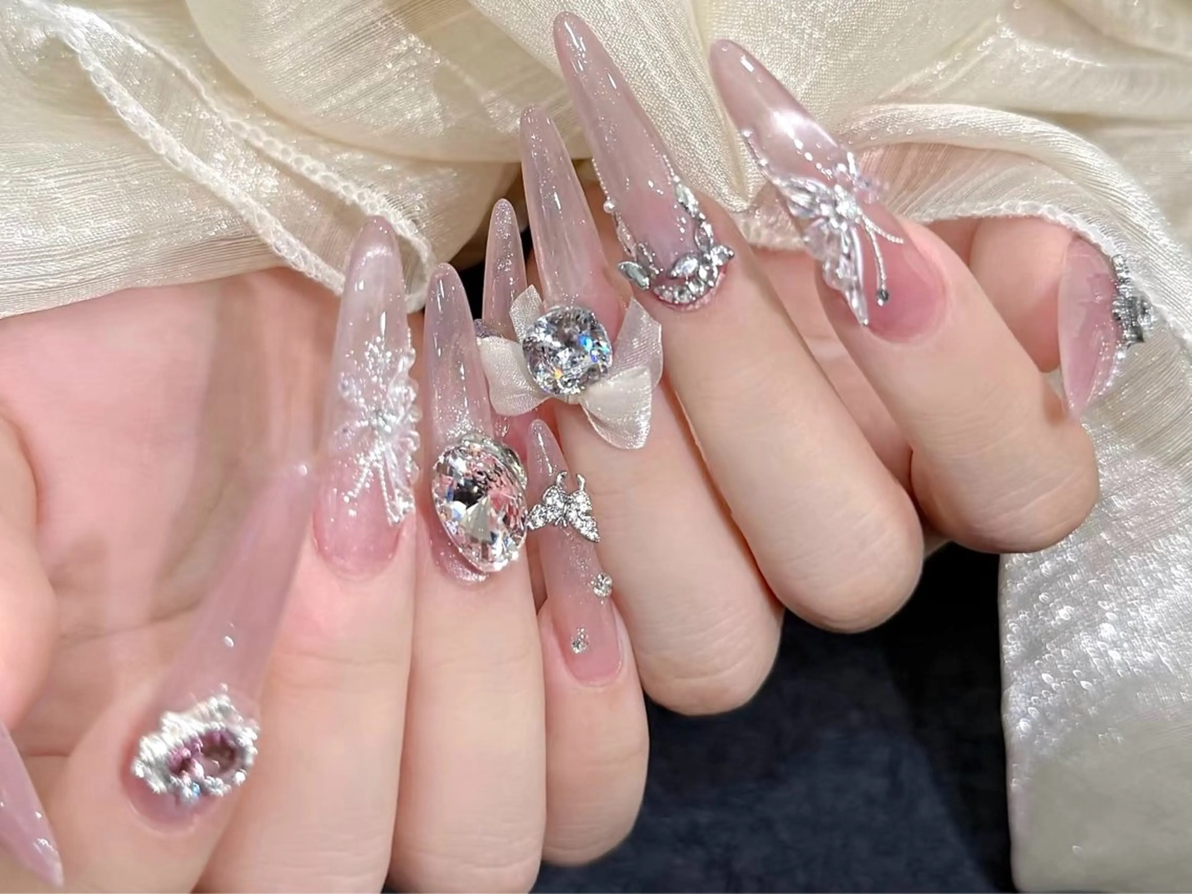 ネイル Dark honey池袋店所属・佐藤 アリアのネイルデザイン