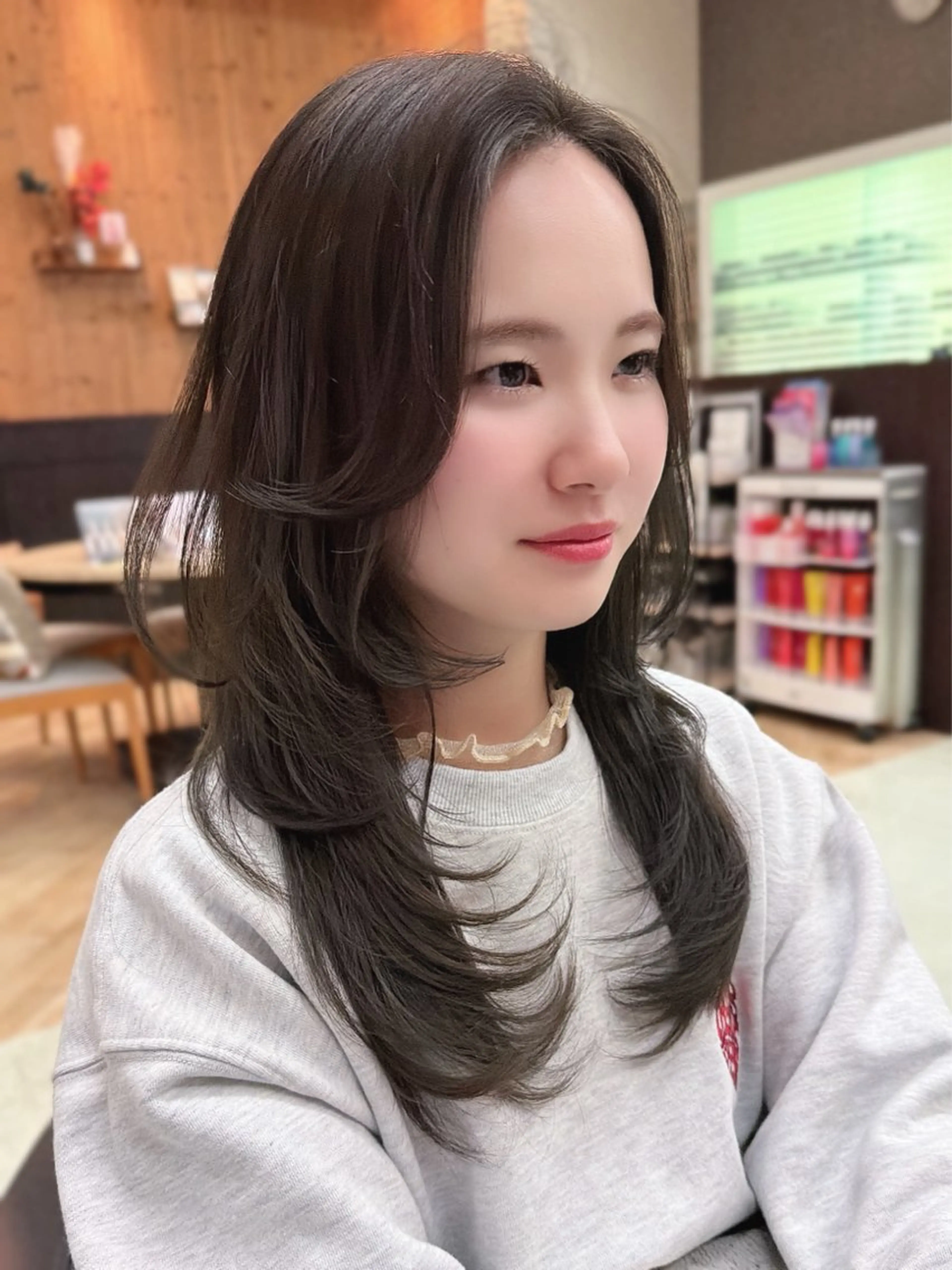 セミロング カット ヘアカラー トリートメント wil西宮レイヤー 西村徹のヘアスタイル