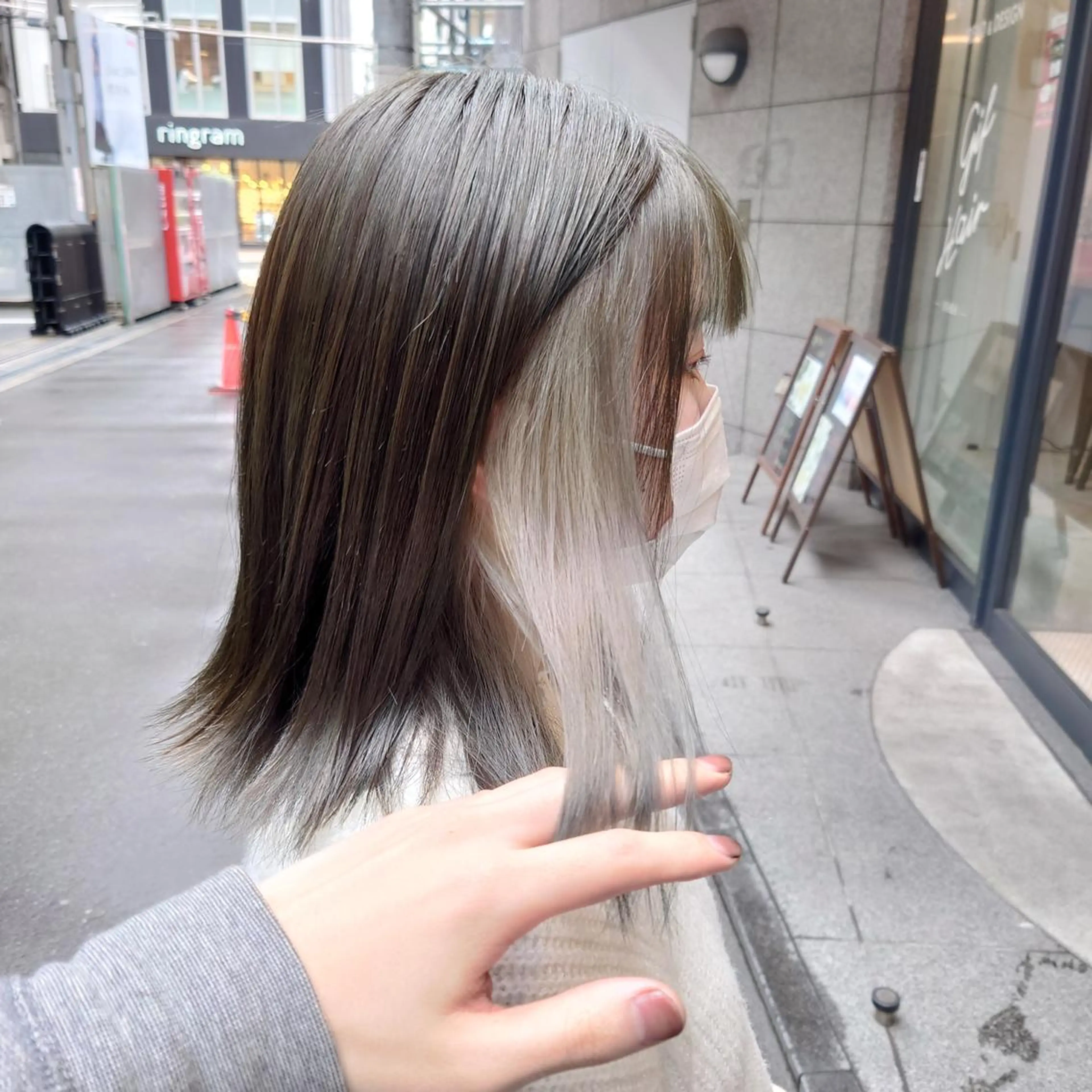 ミディアム カラー イヤリングカラー カット ヘアカラー トリートメント 髪質改善ストレート Kantaのヘアスタイル
