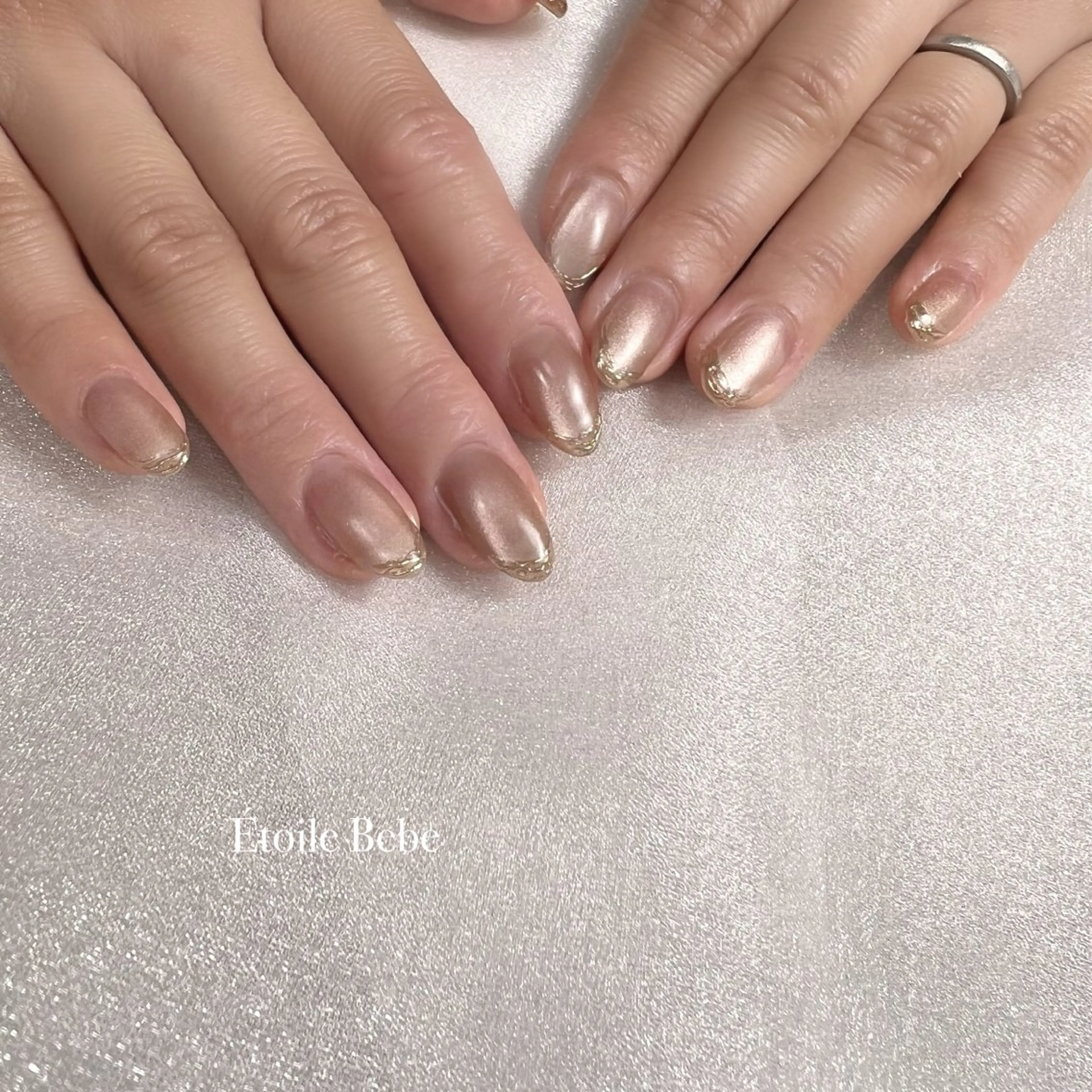 ネイル マグネットネイル ミラーネイル ニュアンスネイル 冬ネイル ハンドネイル Étoile Bebeのエステ・リラクイメージ