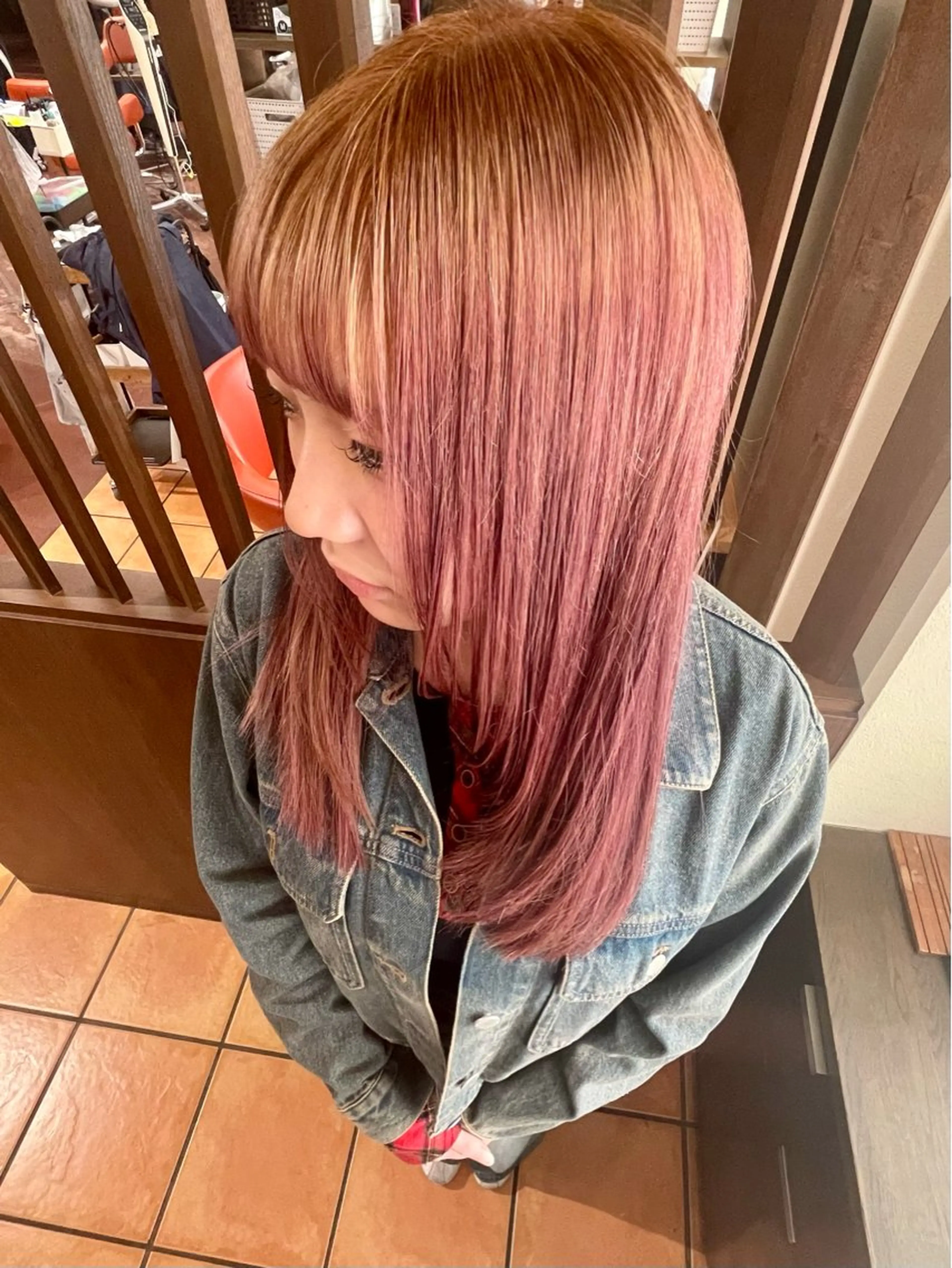 セミロング カラー ブラウンカラー ピンクカラー カット ヘアカラー トリートメント 髪質改善ｶﾗｰ ｹｱﾌﾞﾘｰﾁ/ﾀﾑのヘアスタイル