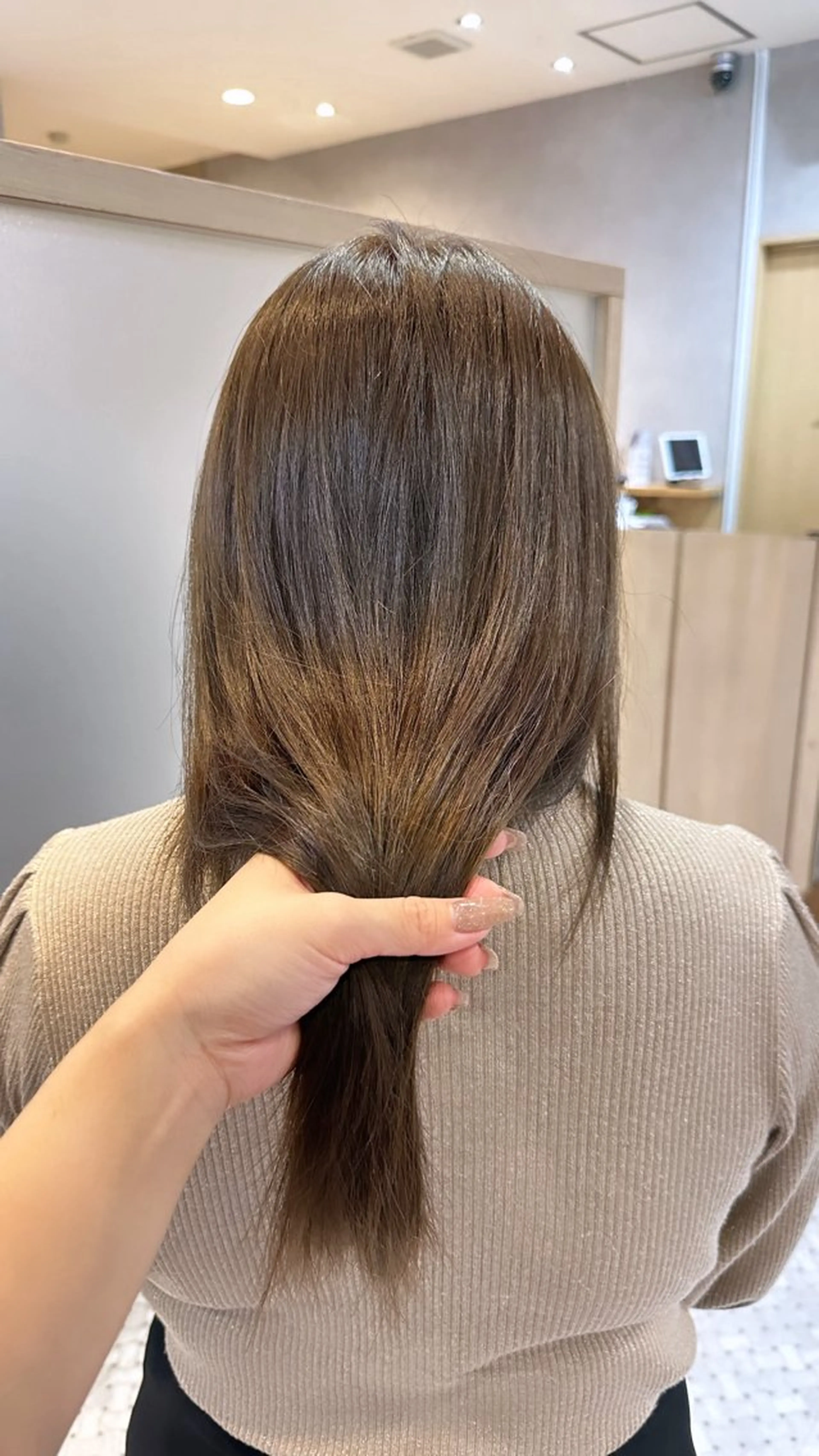ロング カラー ヘアアレンジ ブリーチ 透明感カラー グレージュ ブリーチなしカラー 髪質改善 ヘアカラー トリートメント REONA🪽✨ 日常に馴染む髪🫧のヘアスタイル
