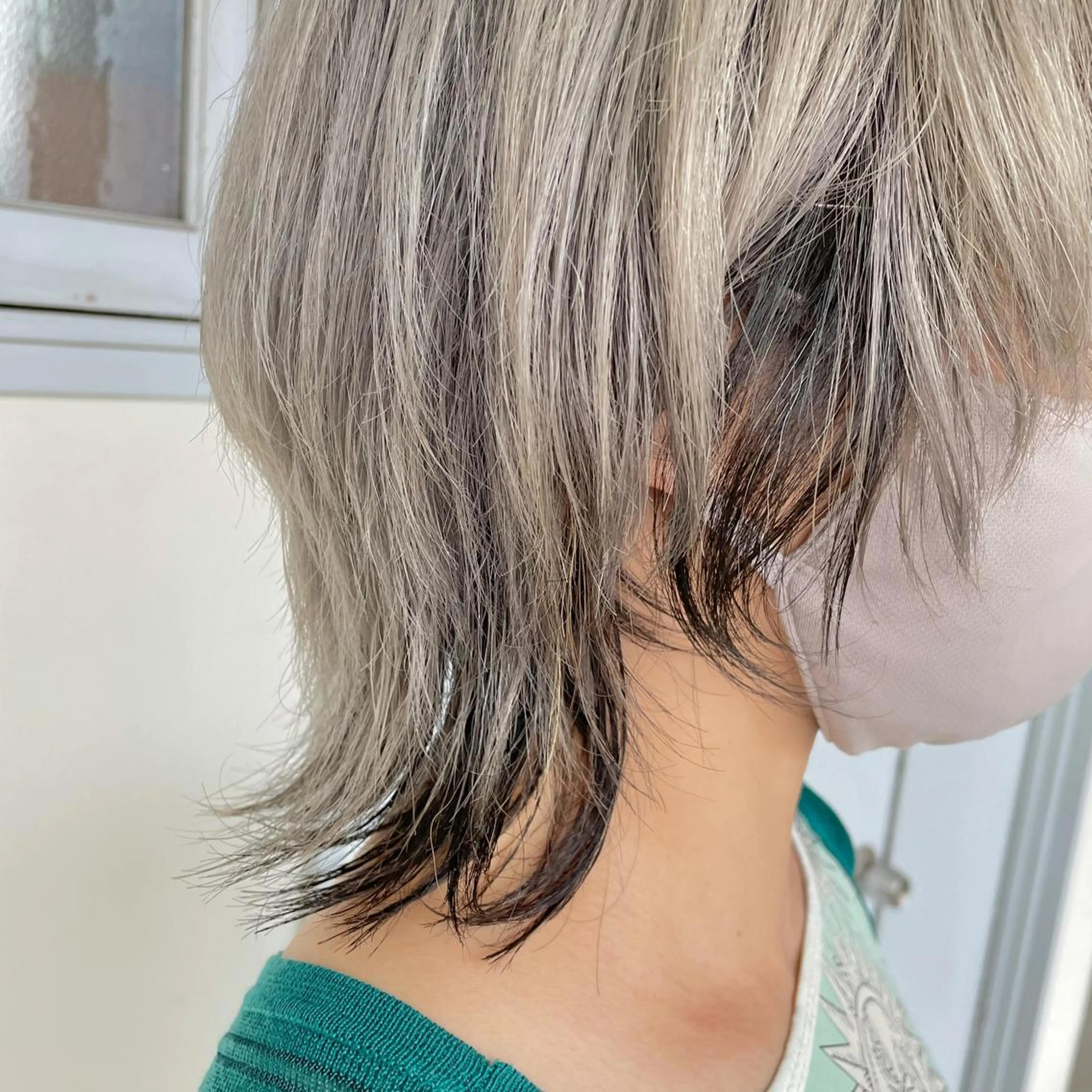 ショート カラー ヘアアレンジ ミストバング ブリーチ ケアブリーチ 透明感カラー デザインカラー カット ヘアカラー トリートメント maoブリーチ無し 似合わせカラーのヘアスタイル