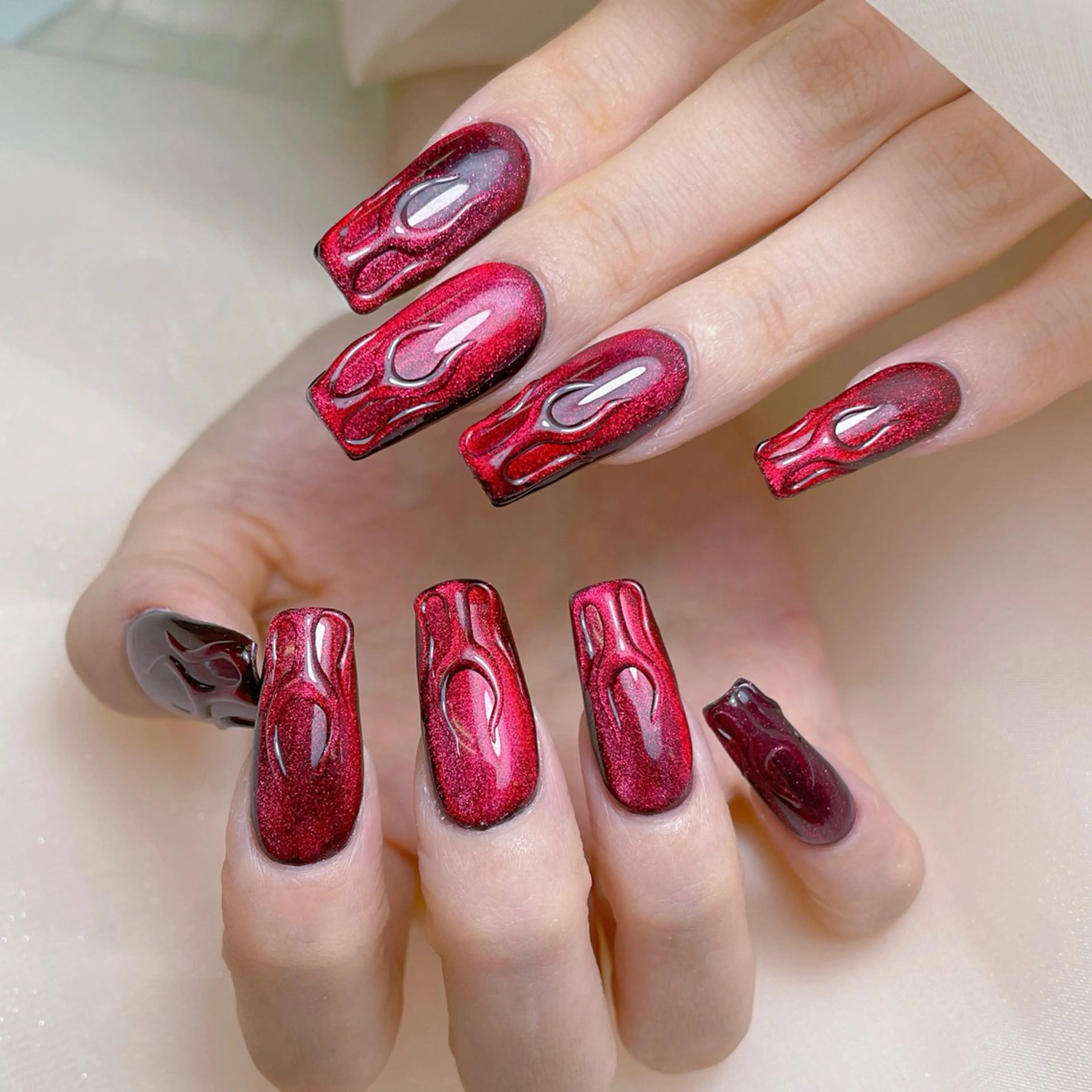 ネイル チークネイル ガーリー キラキラネイル 韓国ネイル 赤色 ハンドネイル princess スカルプ専門店のネイルデザイン