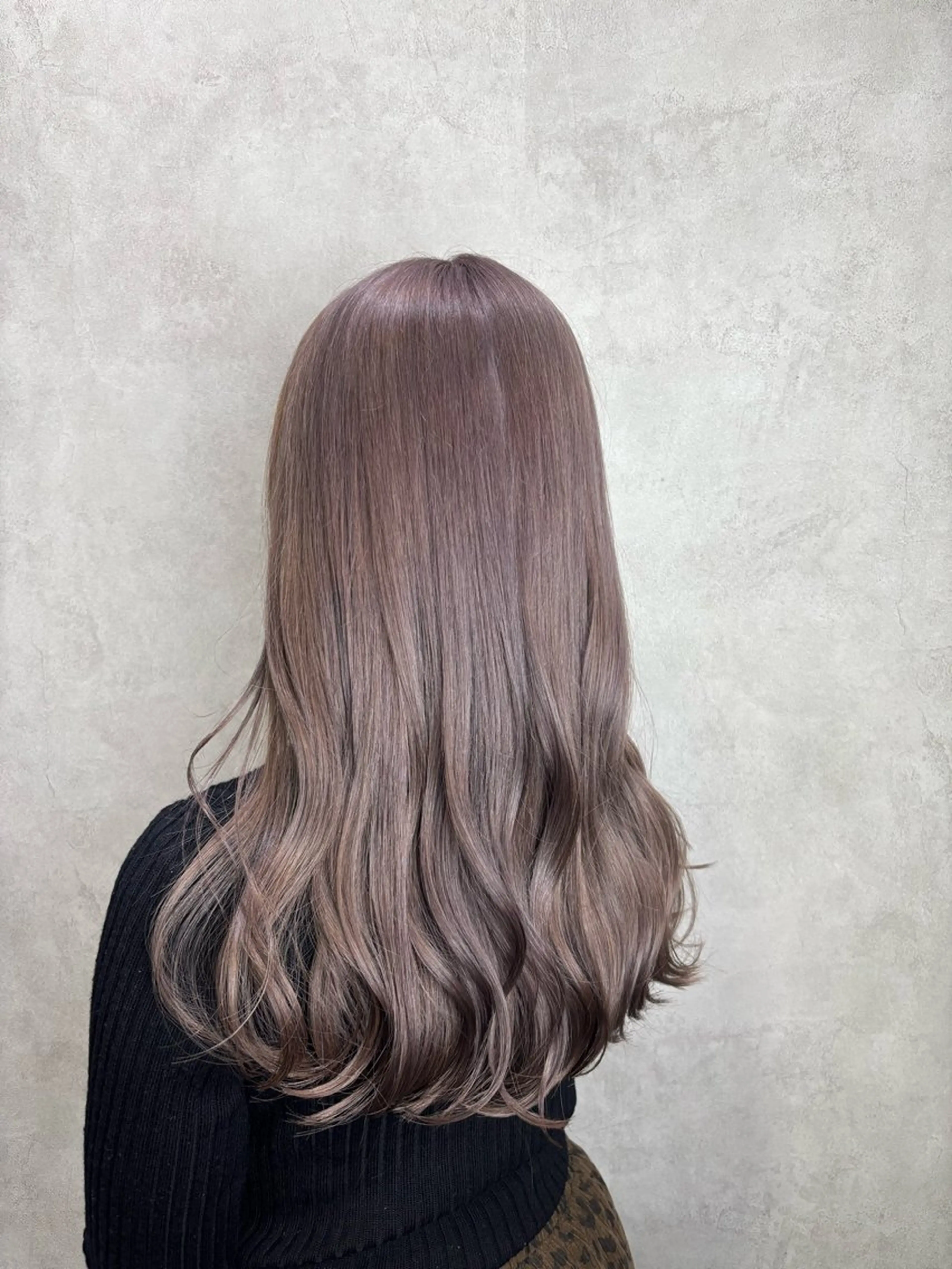 ロング カラー ベージュカラー ブリーチ ラベンダーカラー ラベンダーベージュ ヘアカラー 💎色落ち綺麗に白肌 ラベンダー💎りんのヘアスタイル