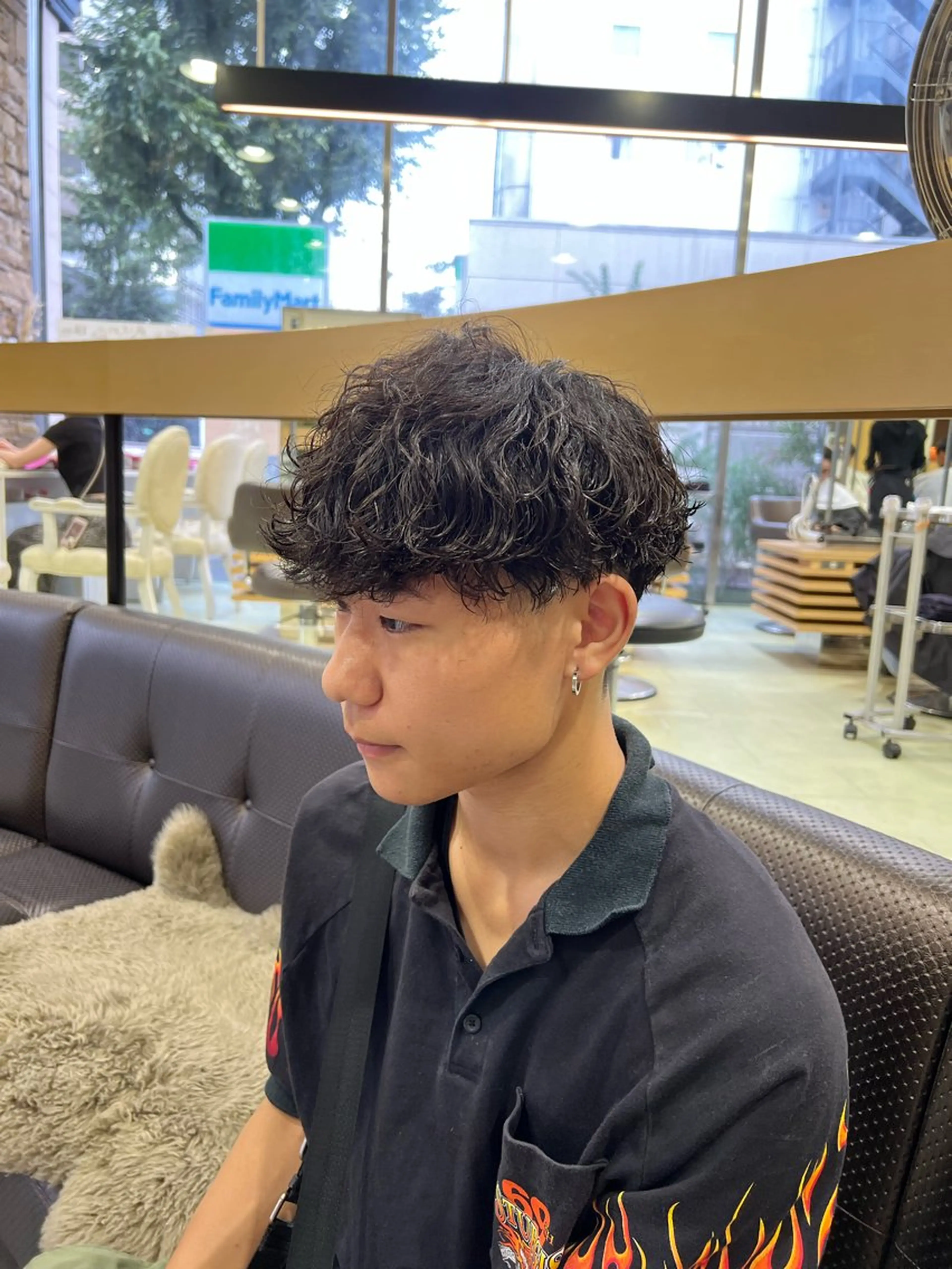 ミディアム パーマ メンズ カット パーマ ﾎｯﾄﾍﾟｯﾊﾟｰ に移行中【かな】のヘアスタイル