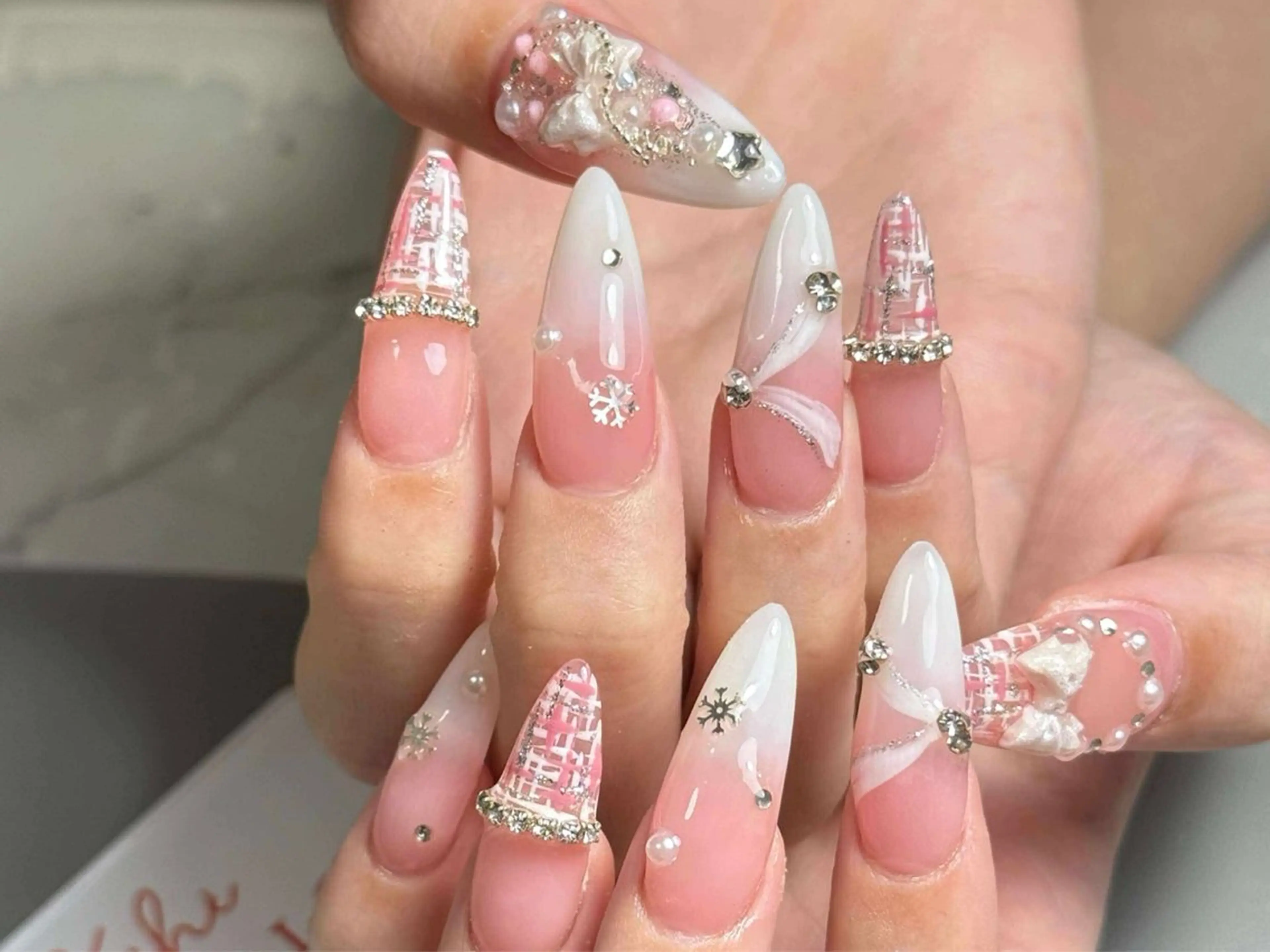 ネイル アートネイル フレンチネイル ジェルネイル グラデーション 韓国ネイル ハンドネイル ハンドケア さくら💮💮 【オフ無料】のネイルデザイン