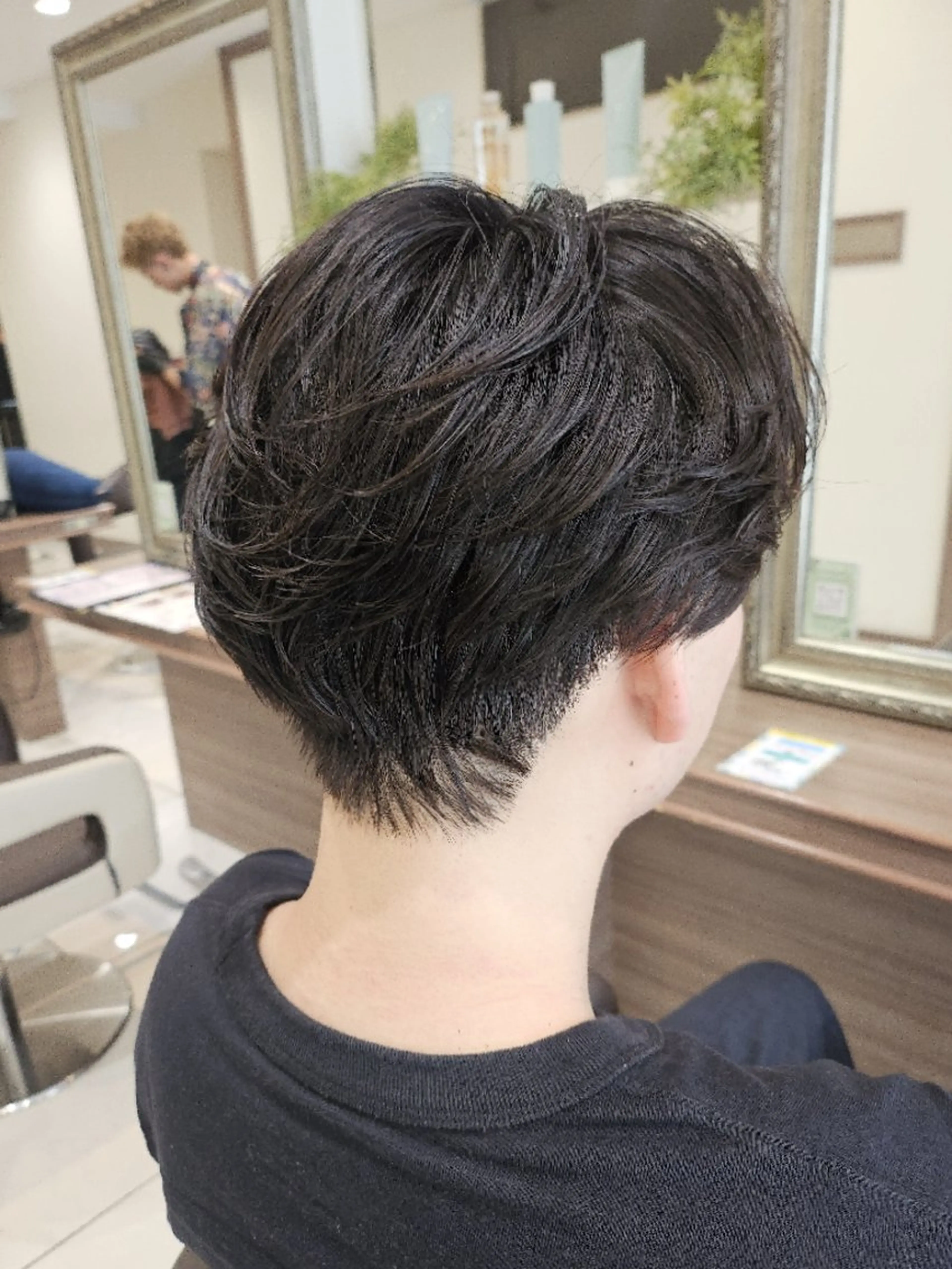 ショート パーマ メンズ カット パーマ トリートメント ナチュラル暖色カラー 🤎 佐藤栞のヘアスタイル