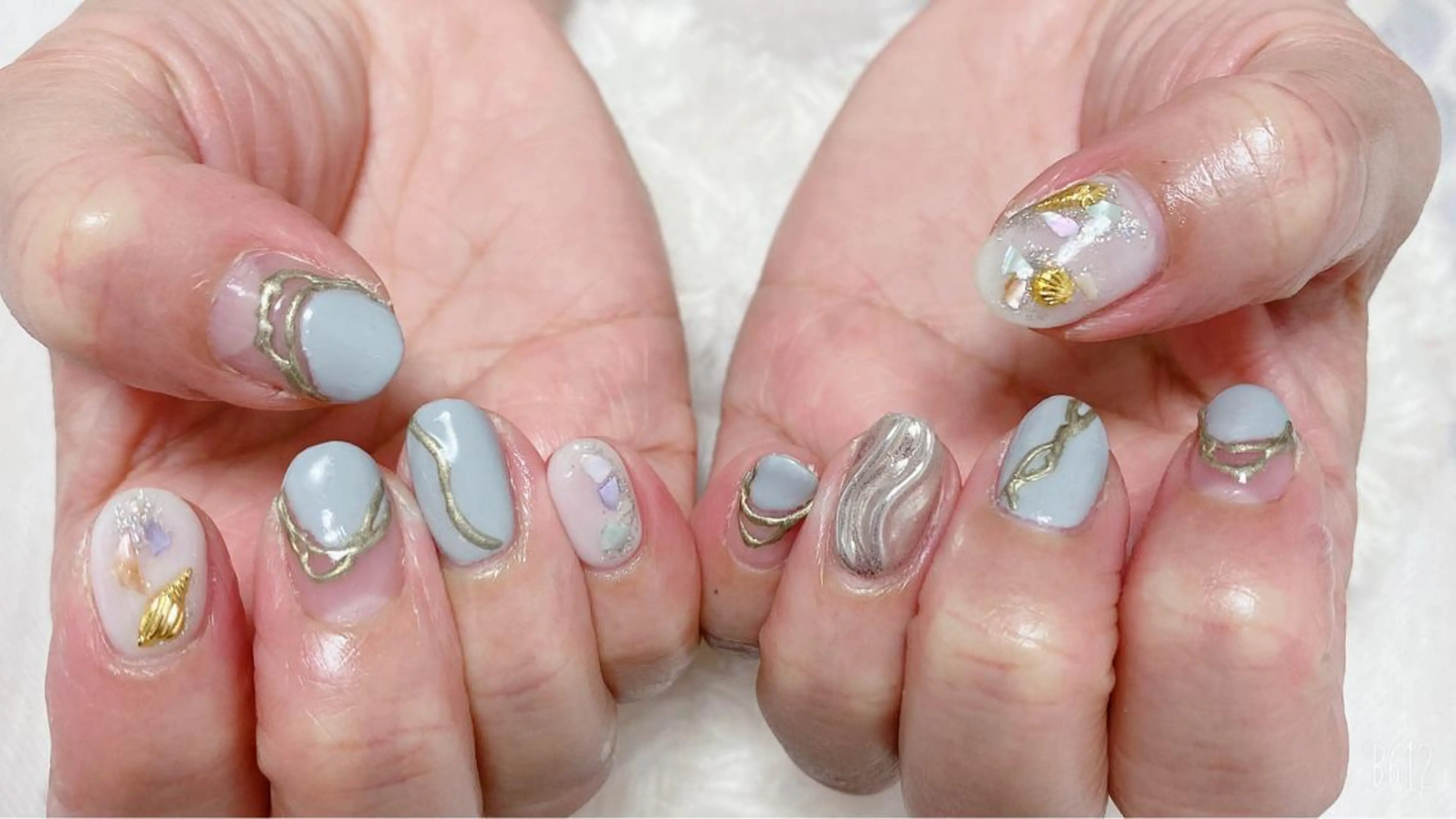 ネイル The Best Beauty受付担当のヘアスタイル