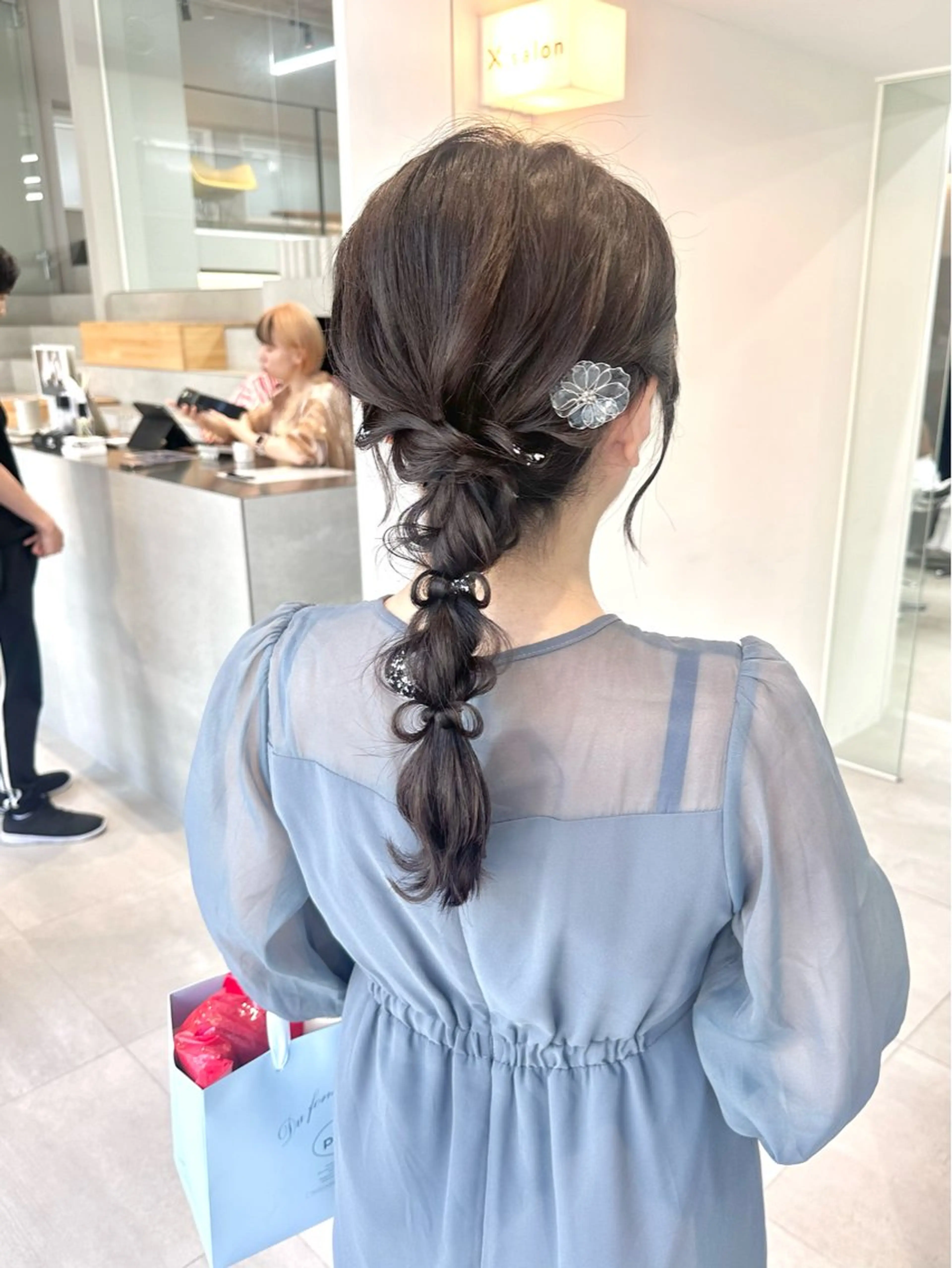 ロング カラー ヘアアレンジ ヘアセット 染谷 遥花のヘアスタイル