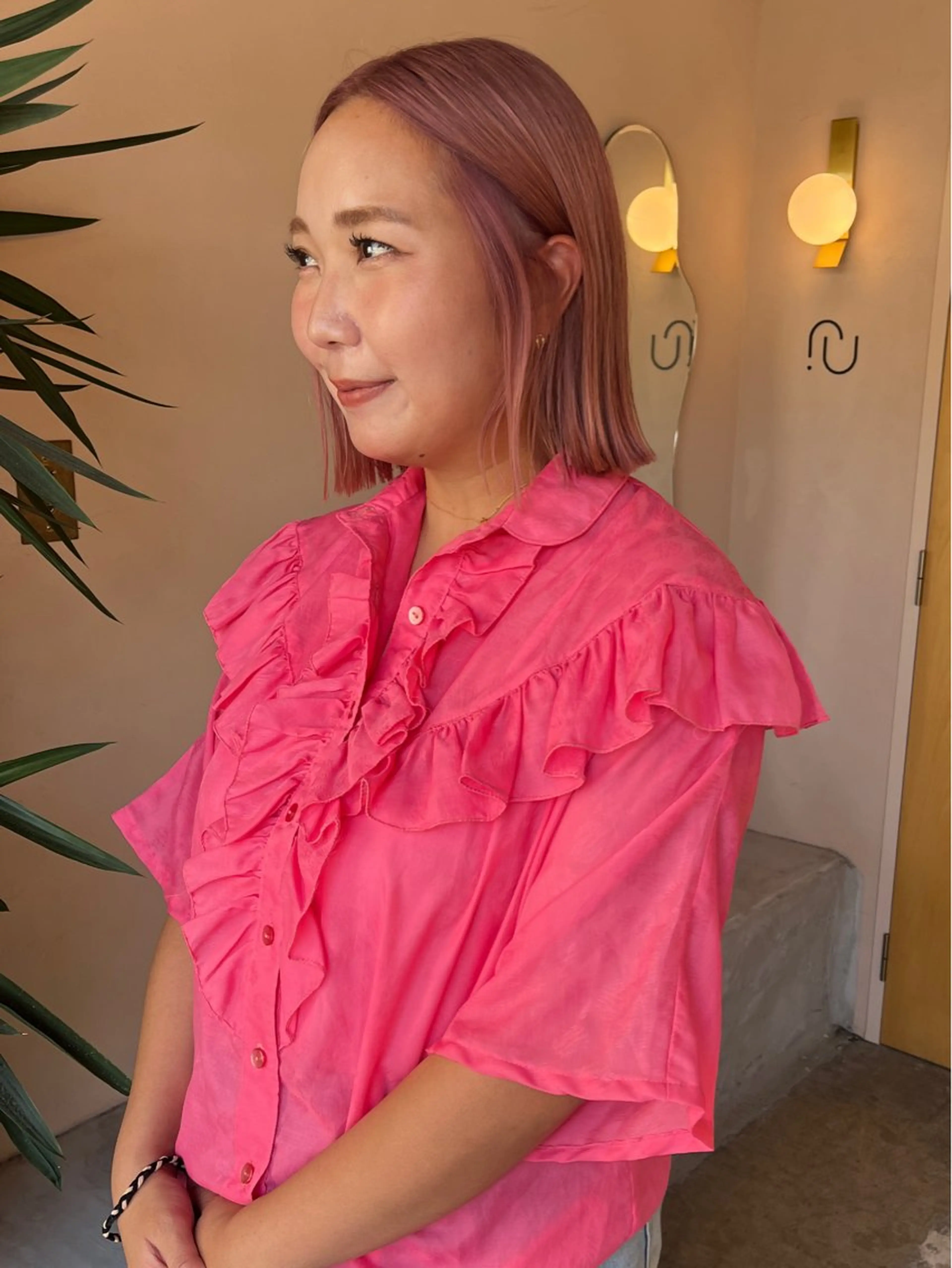 ミディアム カラー ベージュカラー ブリーチ ピンクカラー ピンクベージュ iru所属・レイヤーカット/ ハイトーン/mikiのヘアスタイル