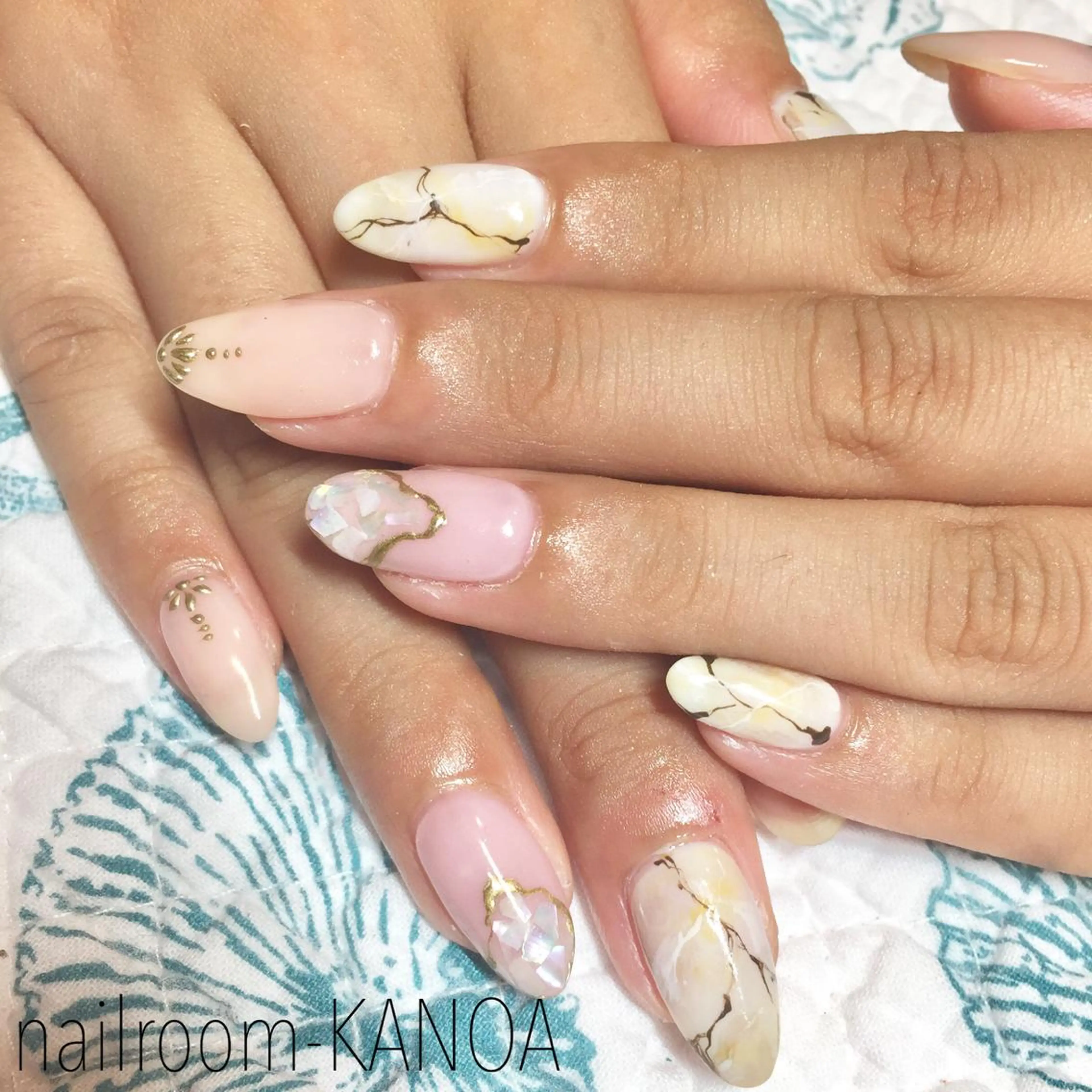 ミディアム ネイル 大理石ネイル(マーブル) nailroom- KANOAのネイルデザイン