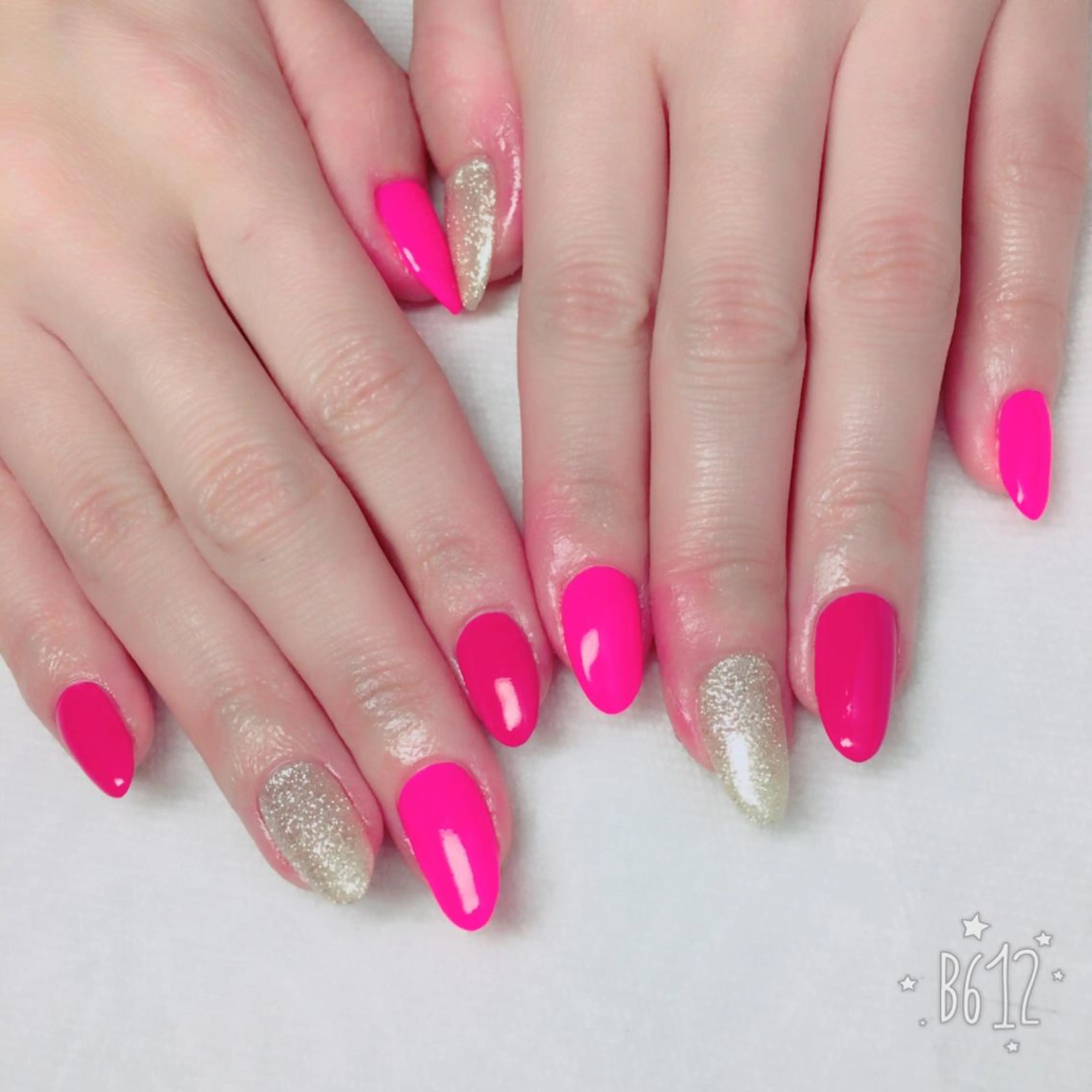 ネイル ワンカラーネイル シンプルネイル ハンドネイル THECOLORS所属・近貞 莉奈のネイルデザイン