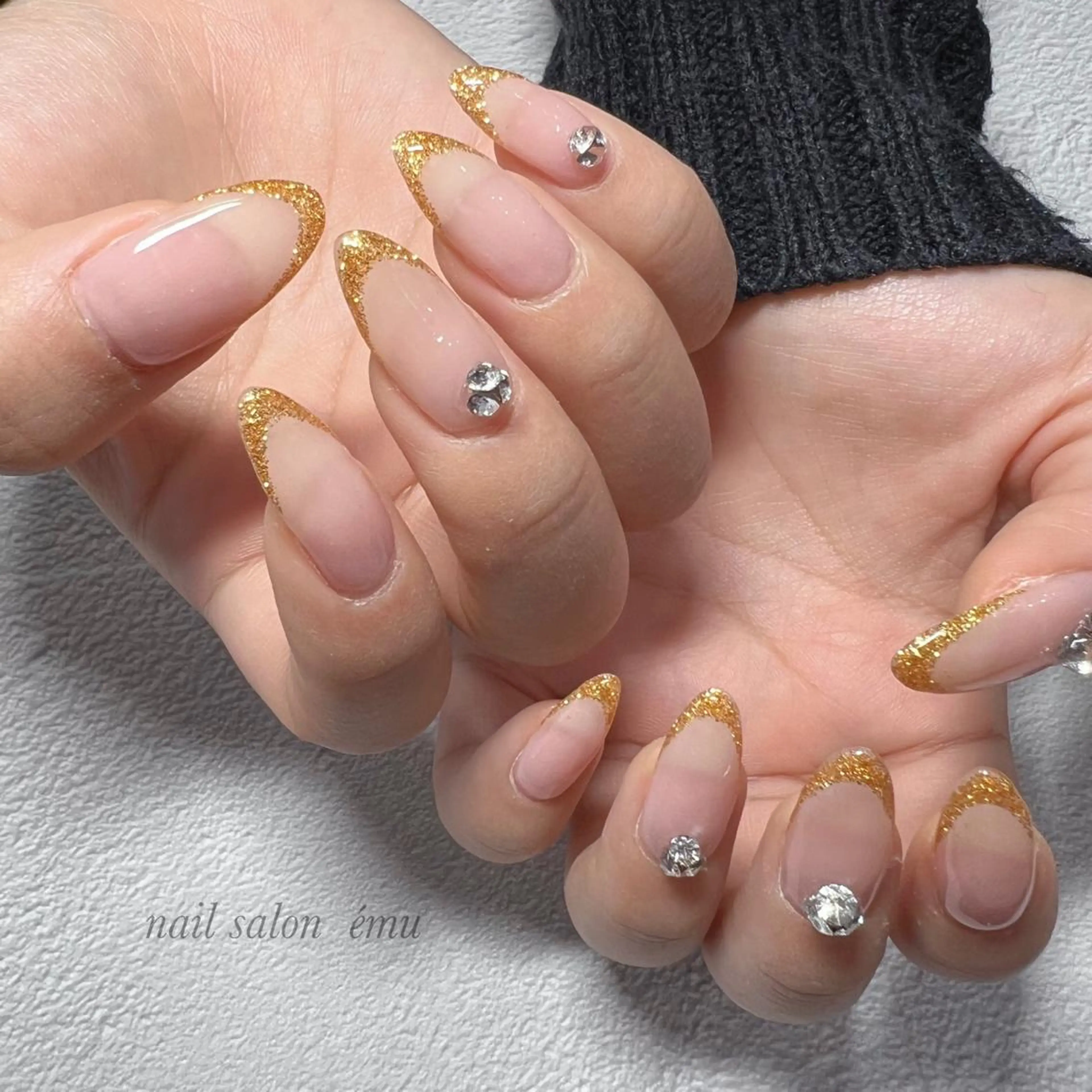 セミロング ネイル ストーンネイル ハンドネイル nail salon émuのネイルデザイン