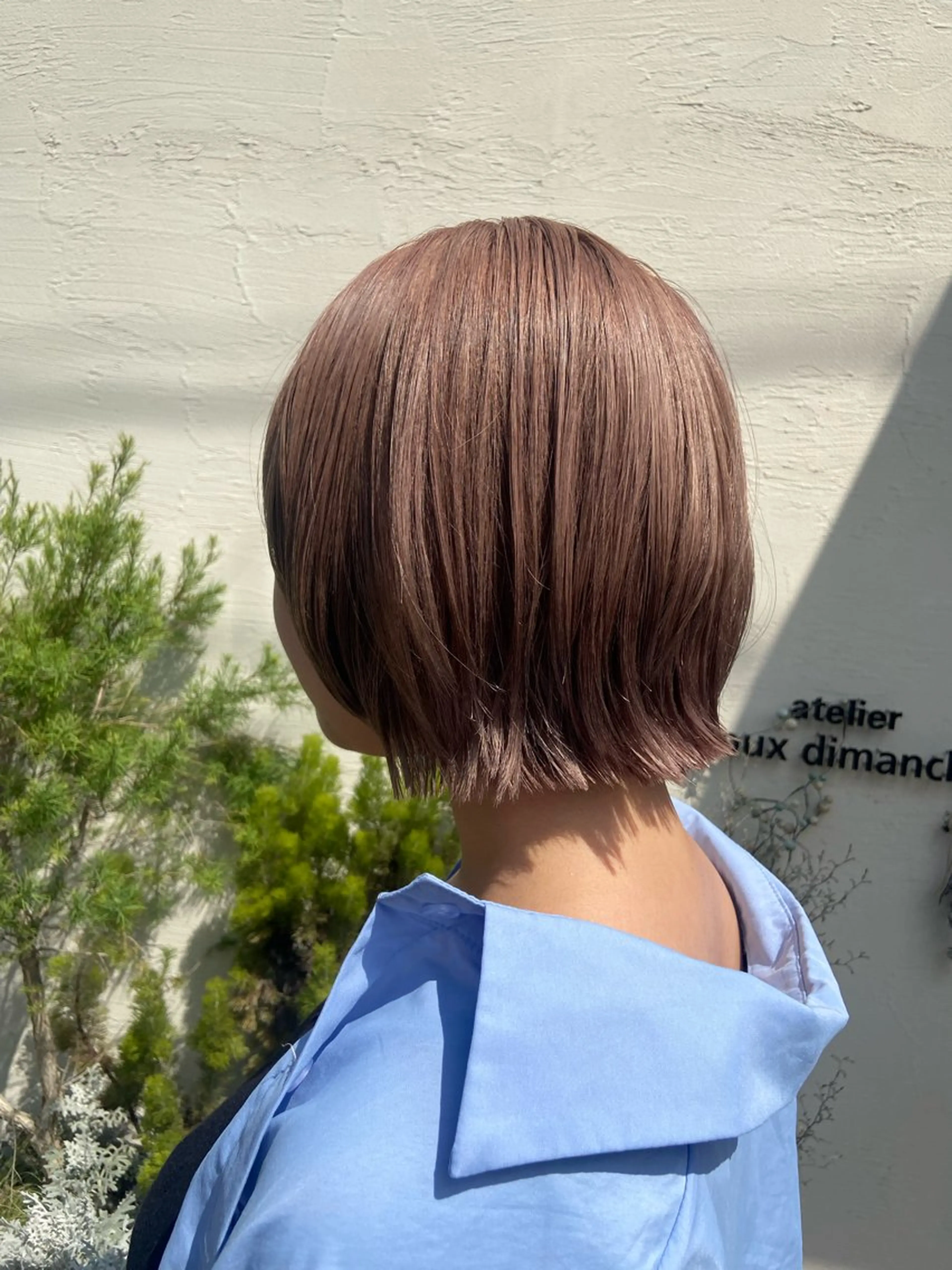 ミディアム atelier doux dimanche（アトリエ・ドゥー・ディマンシュ）所属・Fukamiレイヤー 透明感カラーのヘアスタイル