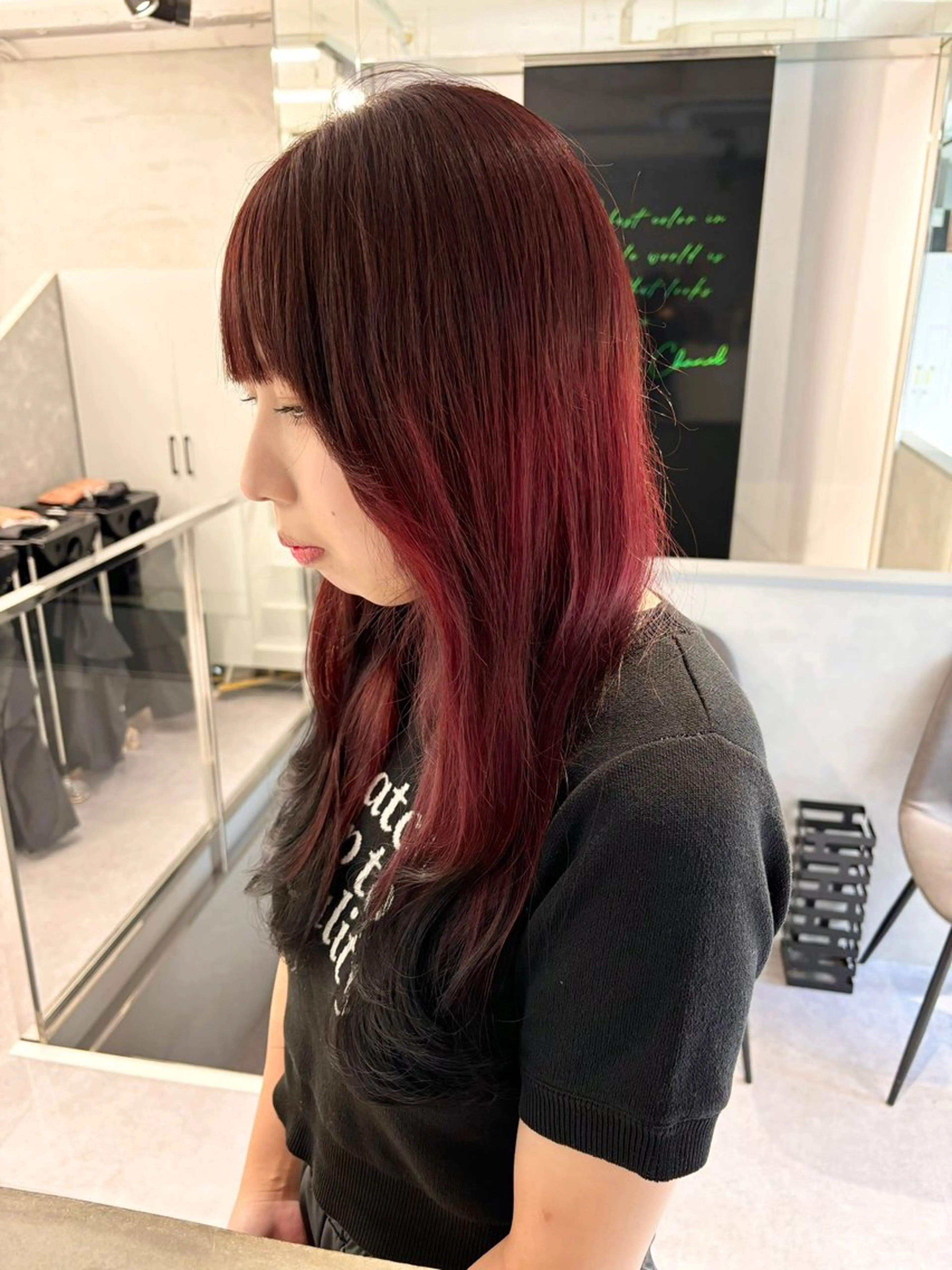 ミディアム カラー 黒髪 ボルドーカラー デザインカラー ダブルカラー ハイトーンカラー ヘアカラー デザインカラー 小西勇次のヘアスタイル