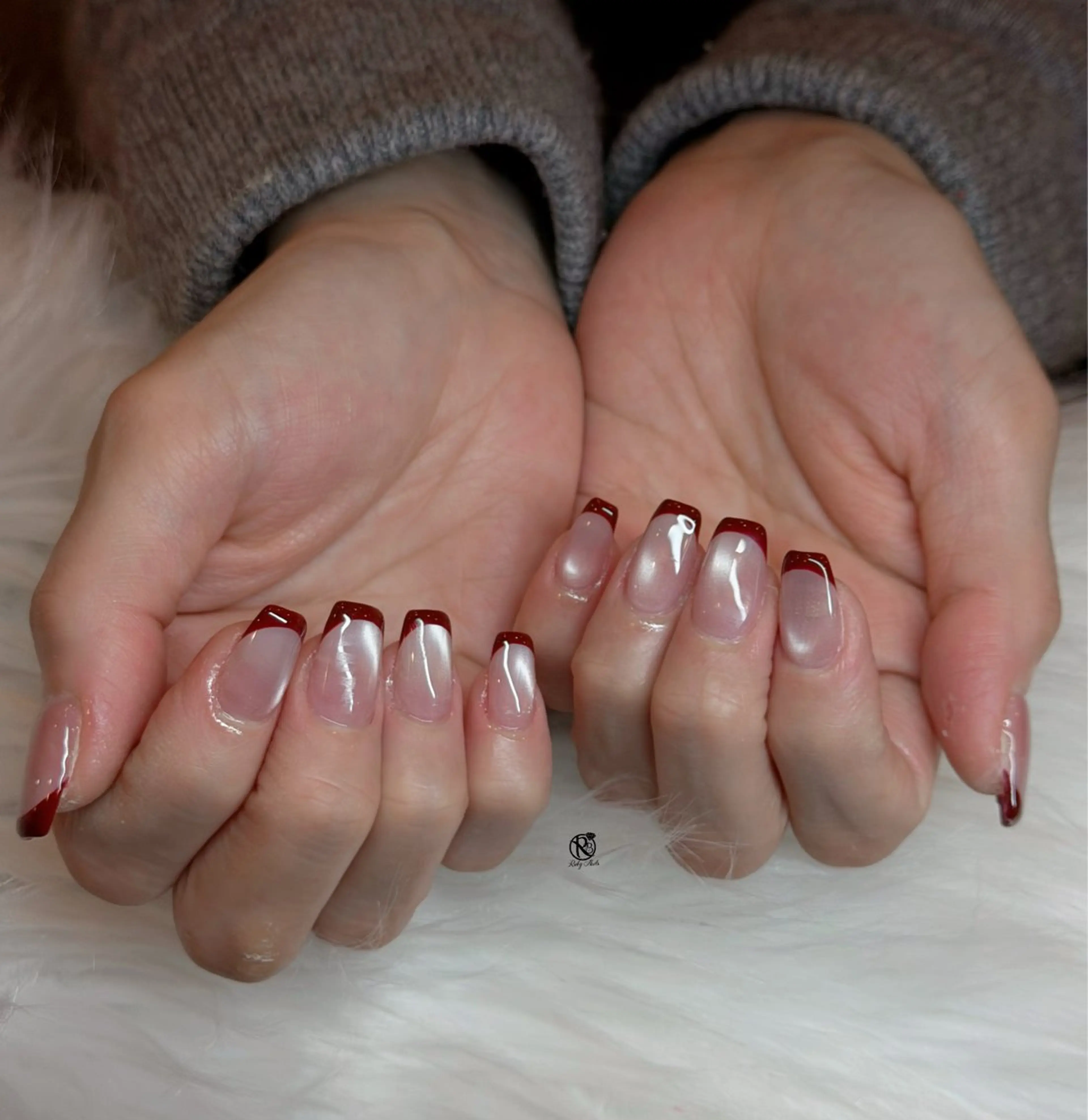 ネイル ボルドー ブラウン チークネイル ドット フットネイル ハンドネイル CHERRYネイルサロン所属・チェリネイルサロン 霞ヶ関のネイルデザイン