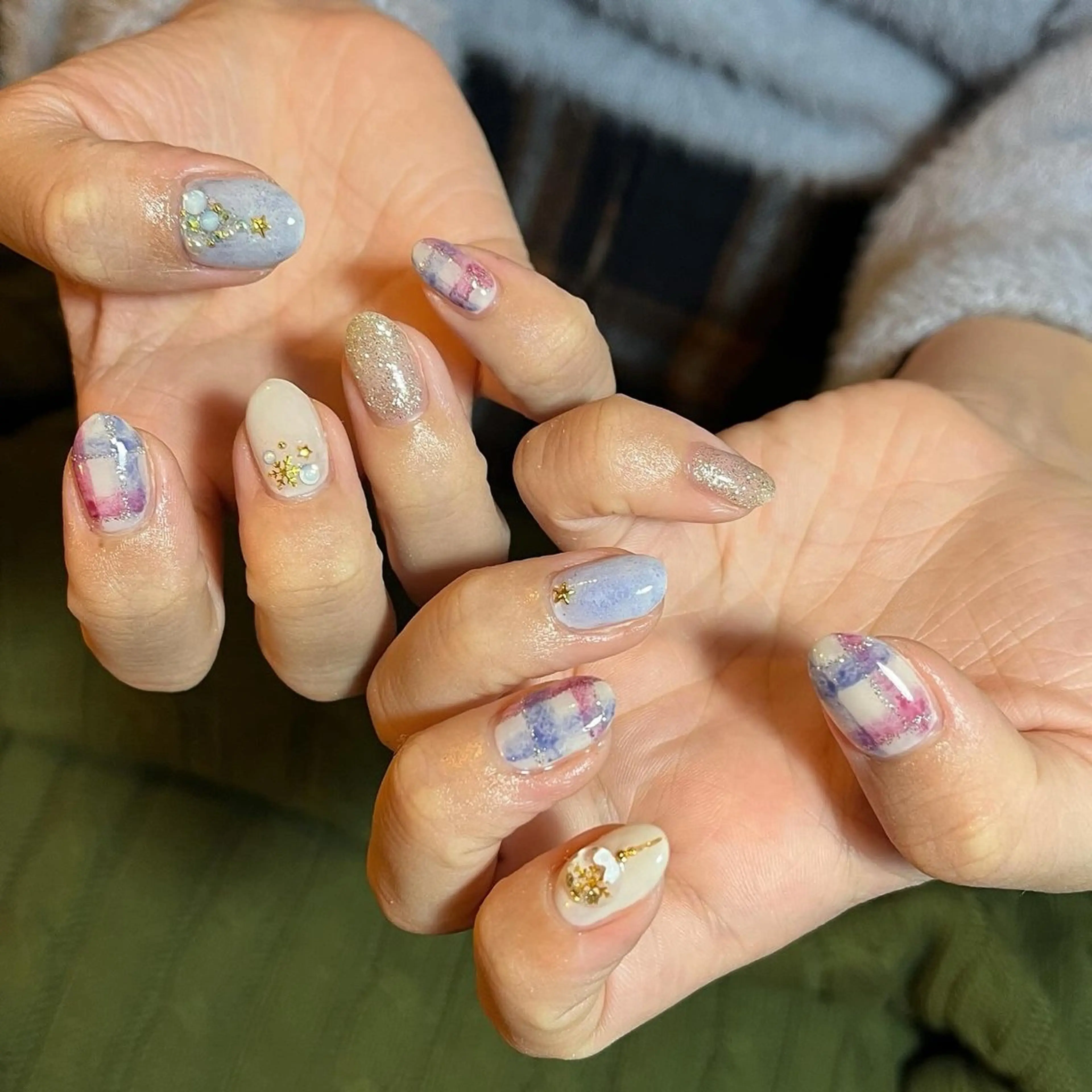 ネイル ブルー 冬ネイル クリスマス フリーランス¨̮⃝ ネイリストOKADAのネイルデザイン