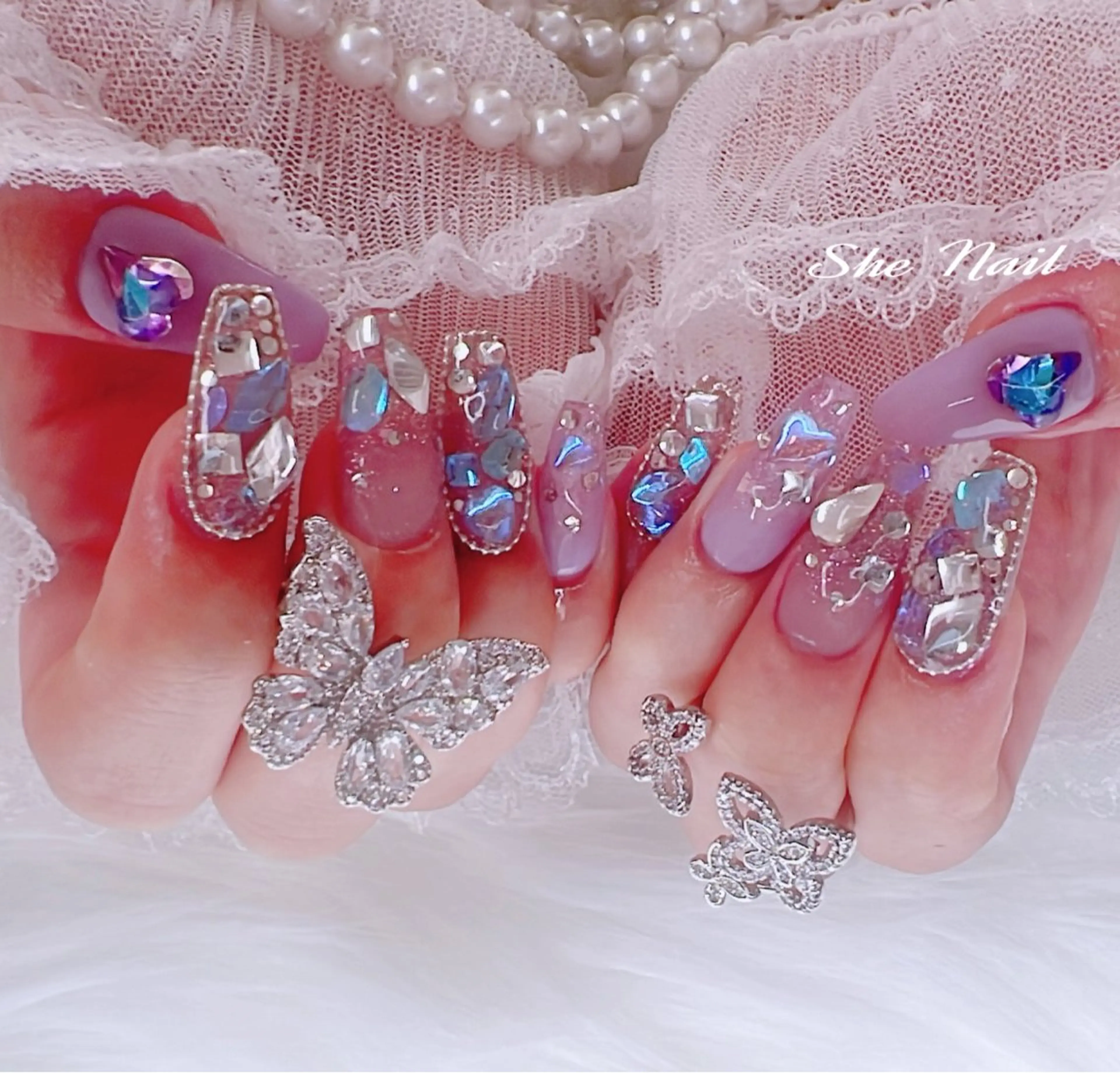 ネイル チークネイル 成人式 長さ出し フレンチネイル ガラスフレンチ ハンドネイル She   Nail所属・ISA_ BELLAのネイルデザイン