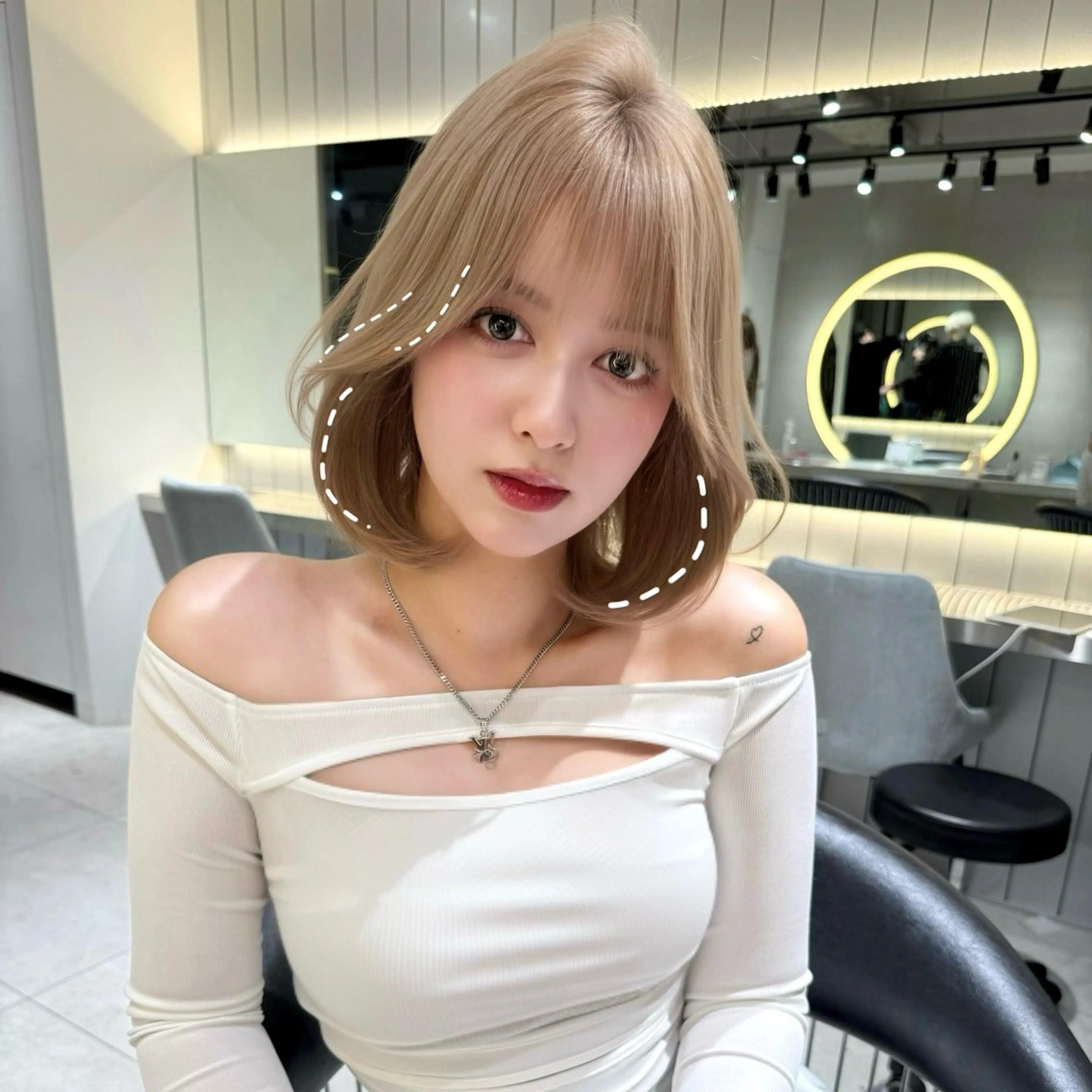 ミディアム 似合わせカット カット ヘアカラー トリートメント ハルナ/ハイトーン‎ /lond uluのヘアスタイル