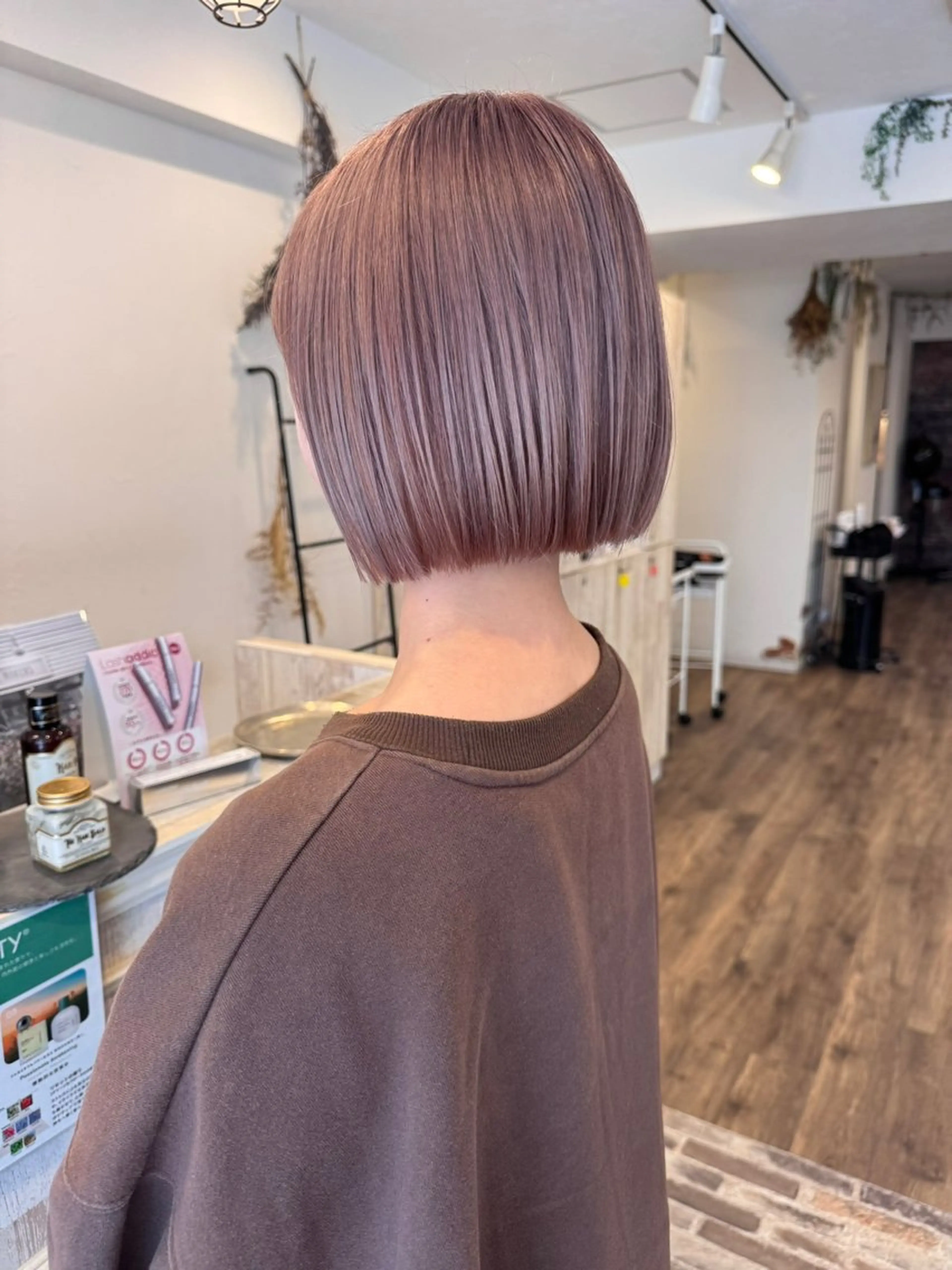 ショート カラー ベージュカラー ブリーチ ピンクカラー ピンクベージュ ヘアカラー m ā l o.🌷 サカモトマイコのヘアスタイル