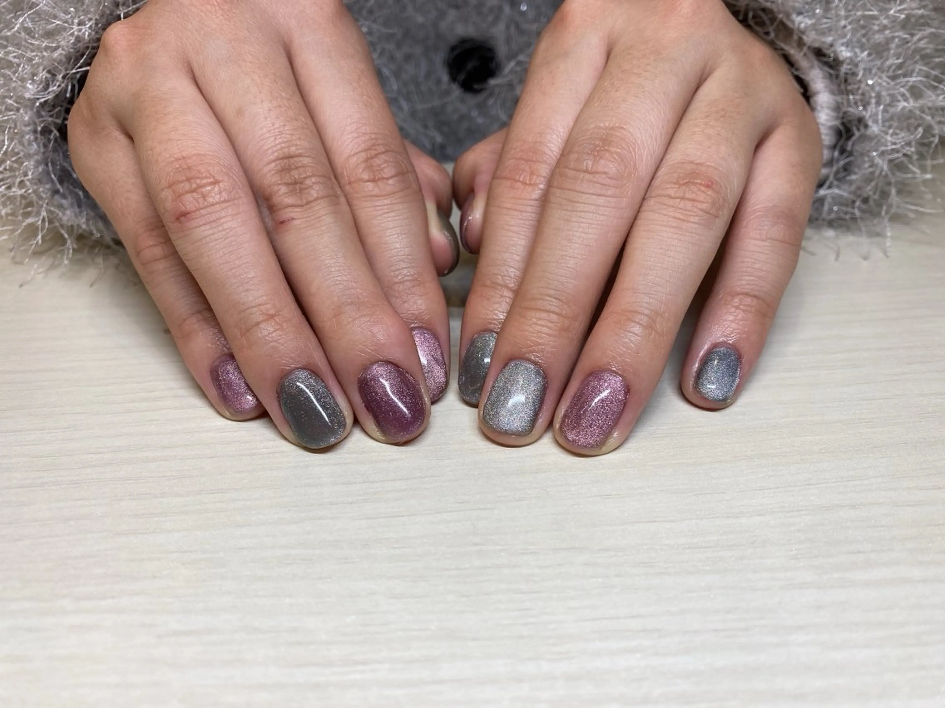 ネイル キラキラネイル ワンカラーネイル パープル シルバー 齋藤 優花のネイルデザイン