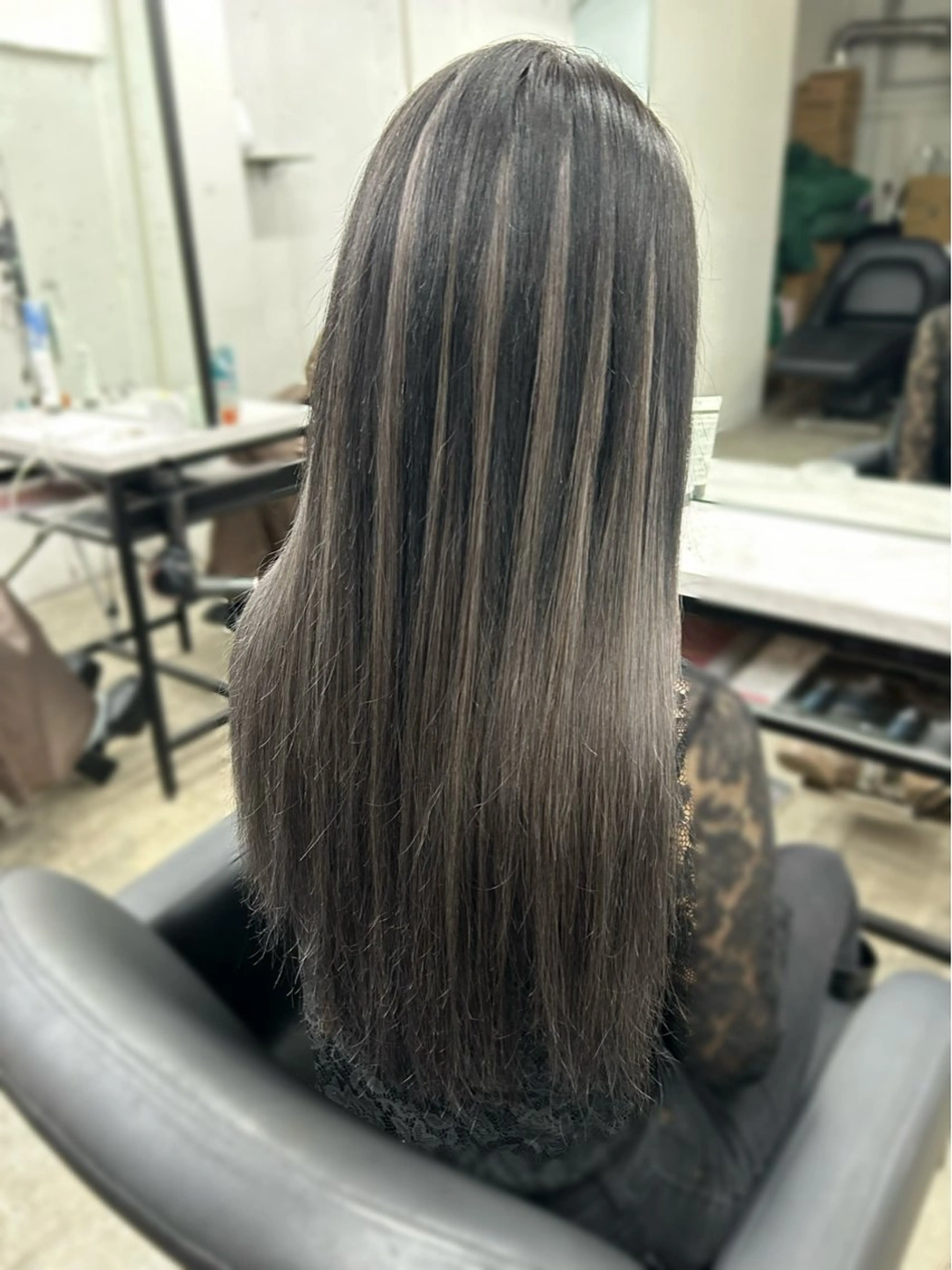 ミディアム カラー シールエクステ 黒髪 ブルーカラー ブルーブラック グラデーションカラー シールエクステの女神 🍑Momo🍑のヘアスタイル