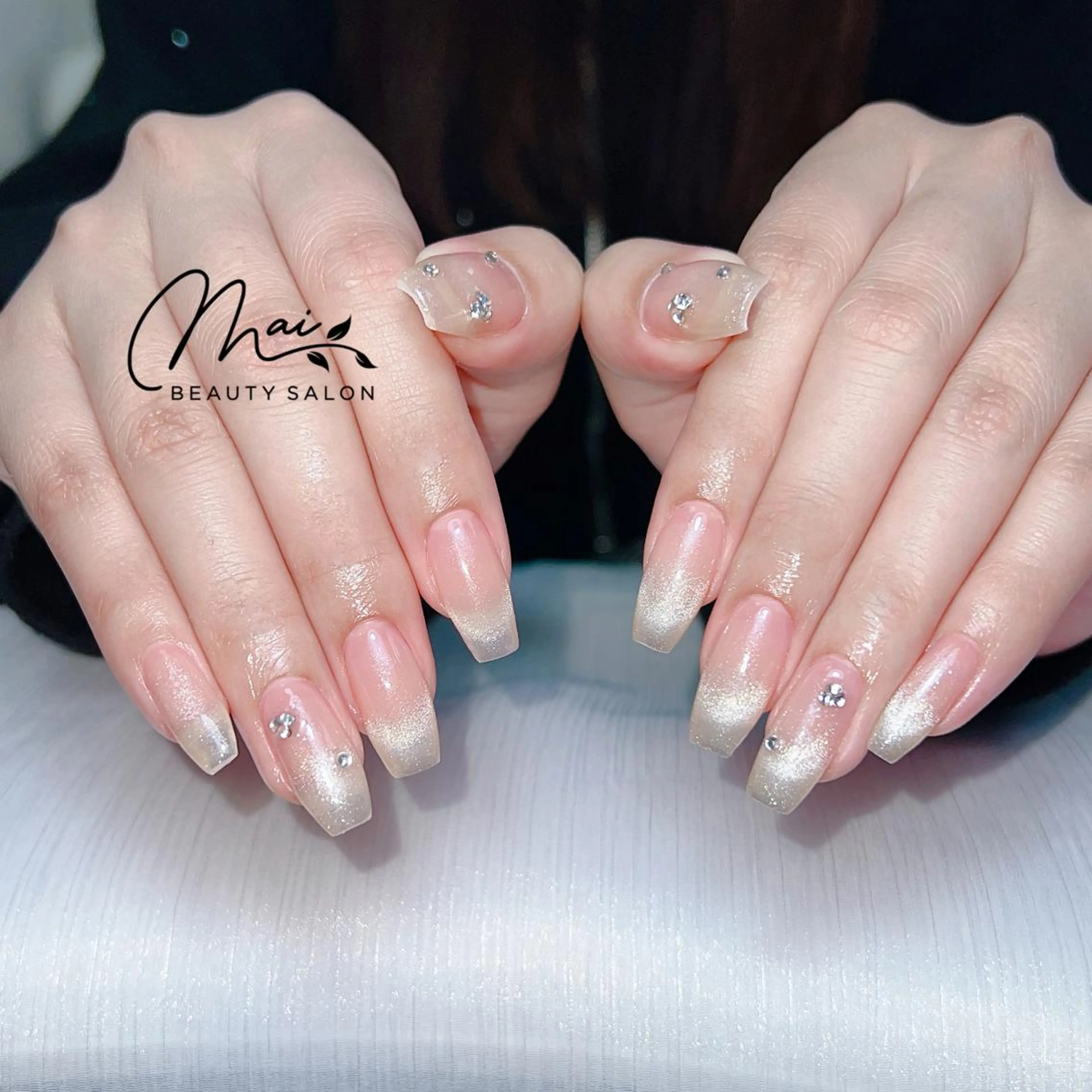 ネイル オーロラネイル チークネイル 長さ出し フラッシュネイル フットネイル MaiBeauty To  Toのネイルデザイン