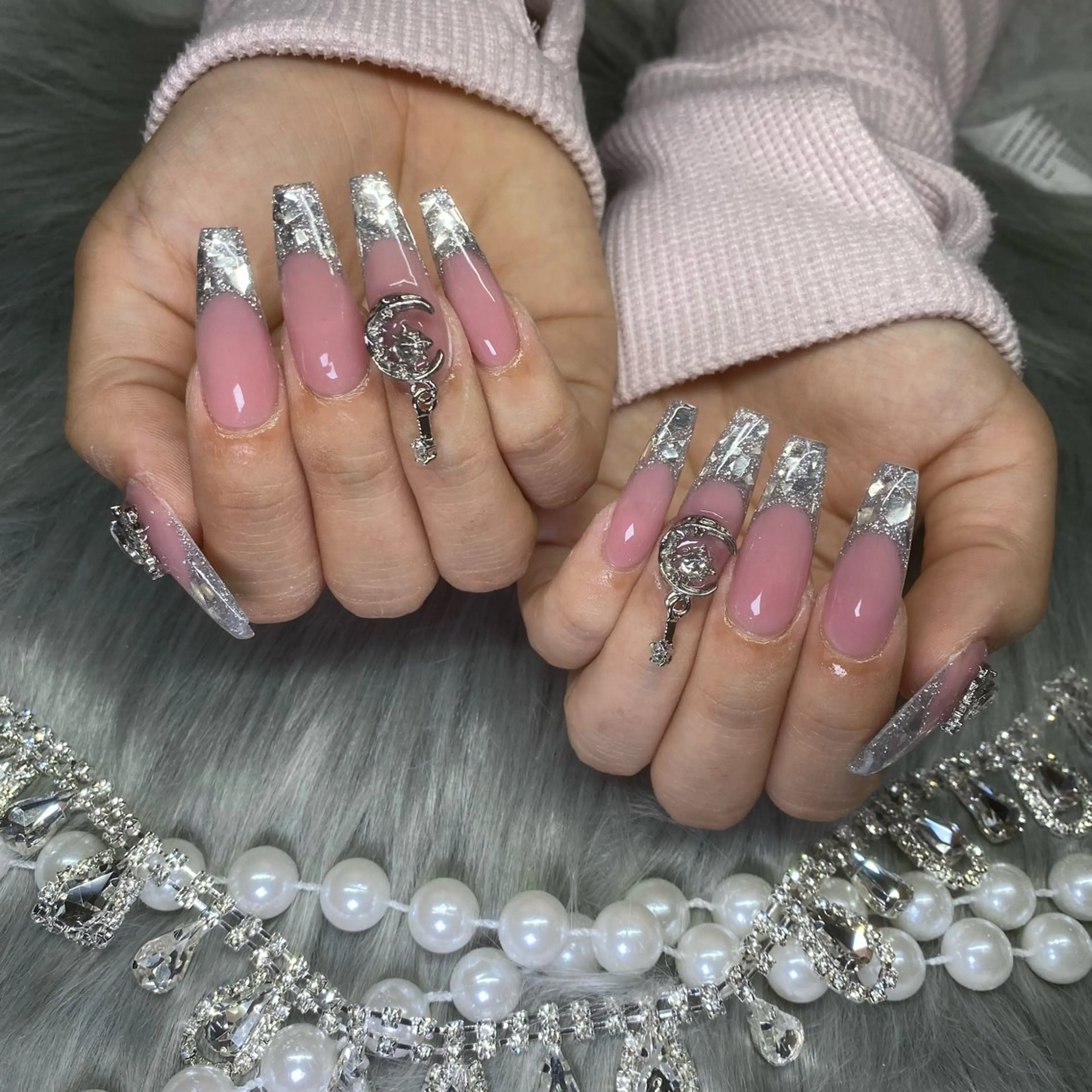 ネイル フレンチネイル ジェルネイル ガラスフレンチ 韓国ネイル ロングネイル ハンドネイル Nail Salon Grow所属・Nail Salon Growのネイルデザイン