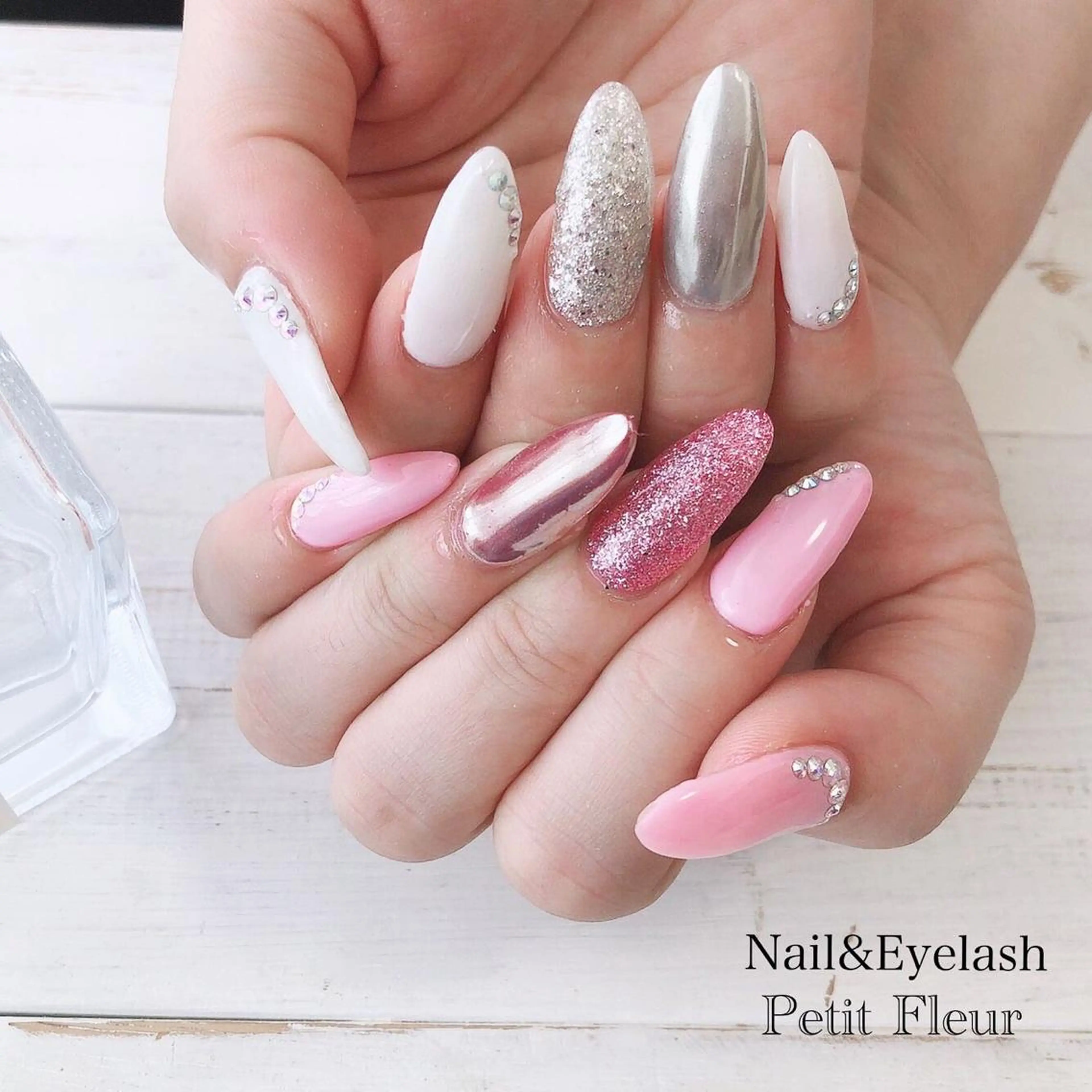 ネイル Petit Fleur所属・青柳 亜梨奈のマツエク・マツパデザイン