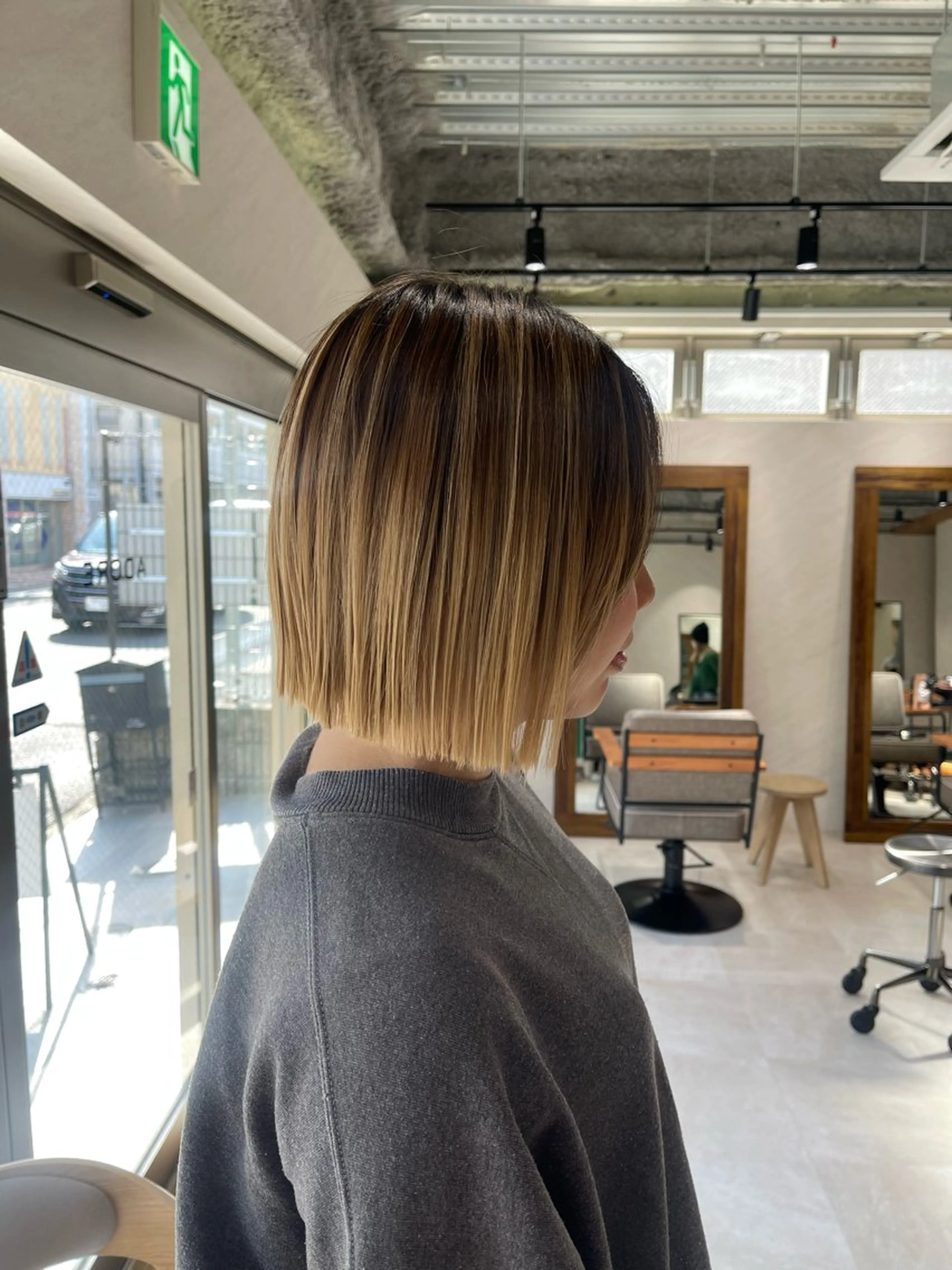 ミディアム 切りっぱなしボブ ボブ カット トリートメント 🩵ボブ/レイヤー /髪質改善🩵のヘアスタイル