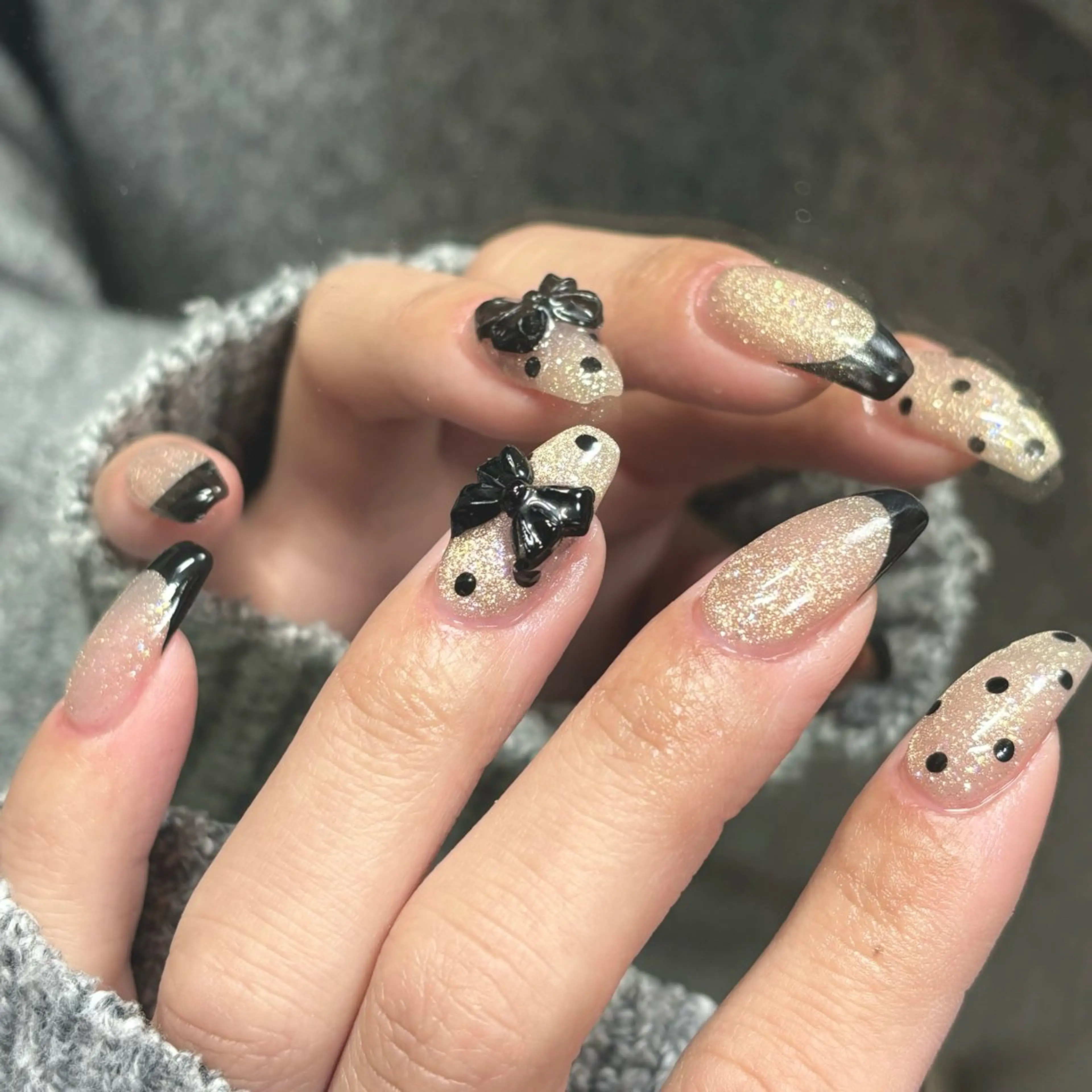 ネイル ドット フレンチネイル マグネットネイル abbie新宿東口店所属・Tsunemi Sumireのネイルデザイン