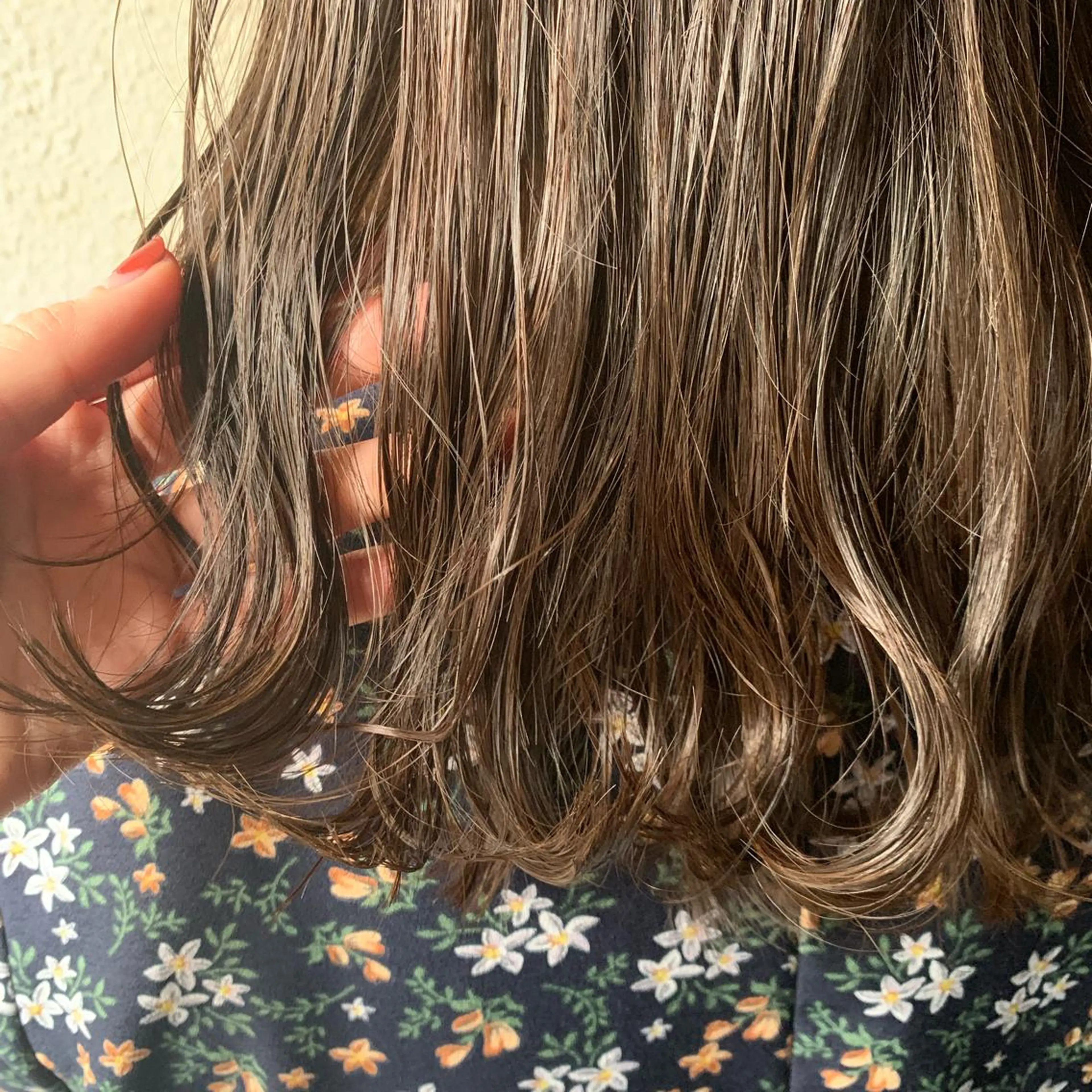 ミディアム カラー アッシュ カット ヘアカラー chouette/ 根本優希のヘアスタイル