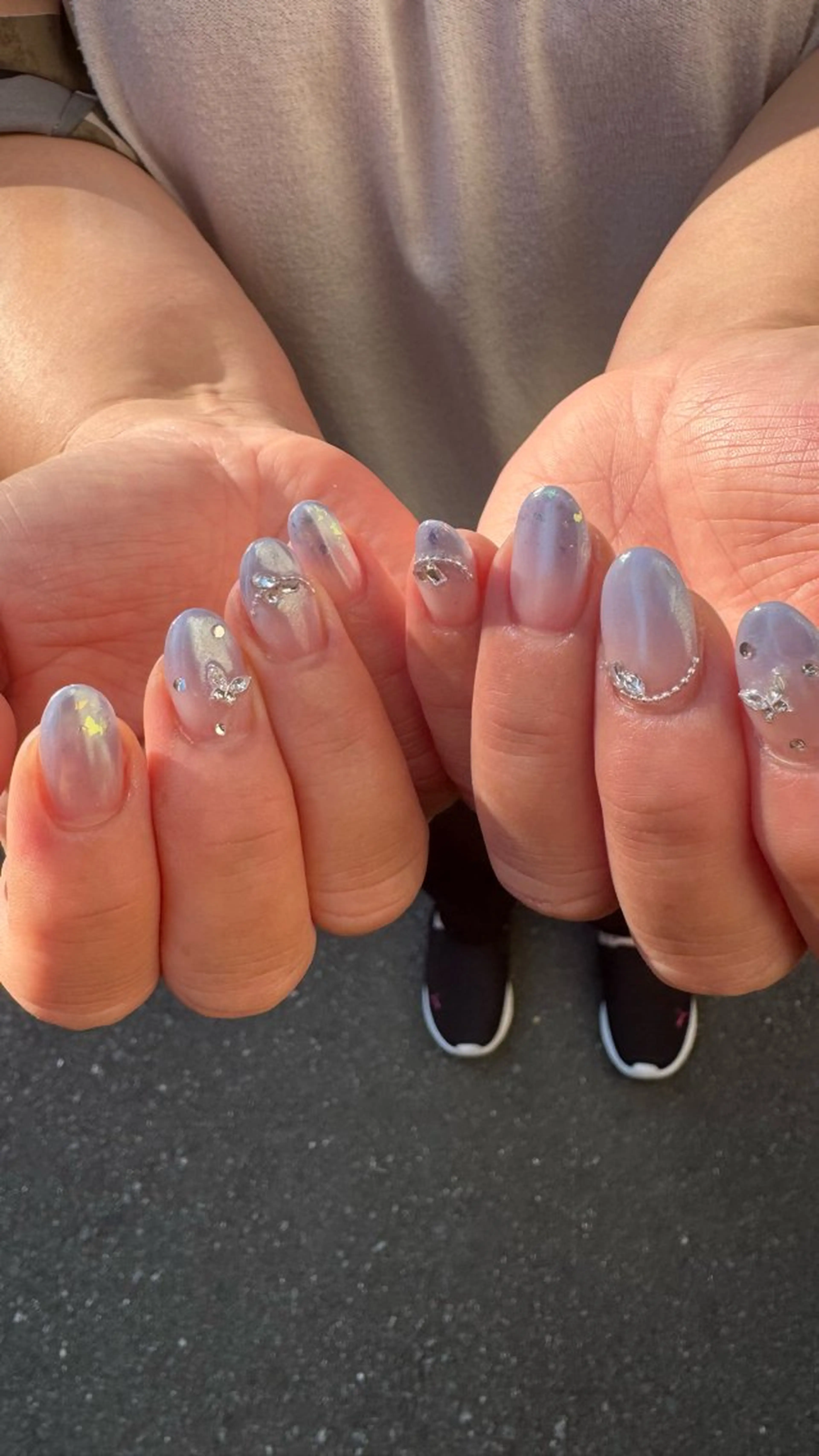 ネイル フラッシュネイル ホログラムネイル 韓国ネイル レース ラメ(グリッター) ハンドネイル MH_ Nailのネイルデザイン