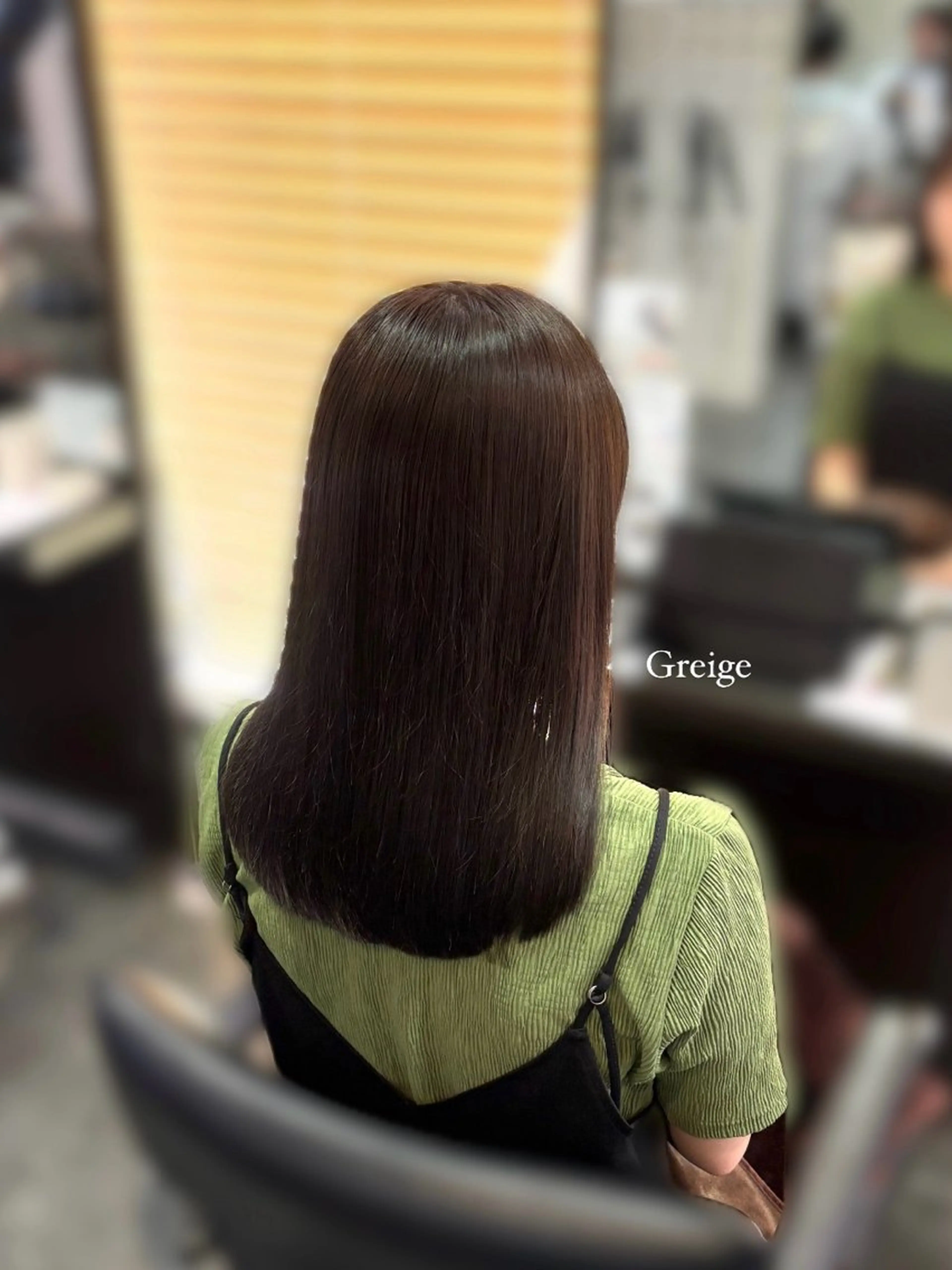 セミロング カラー 石田 亜弥のヘアスタイル