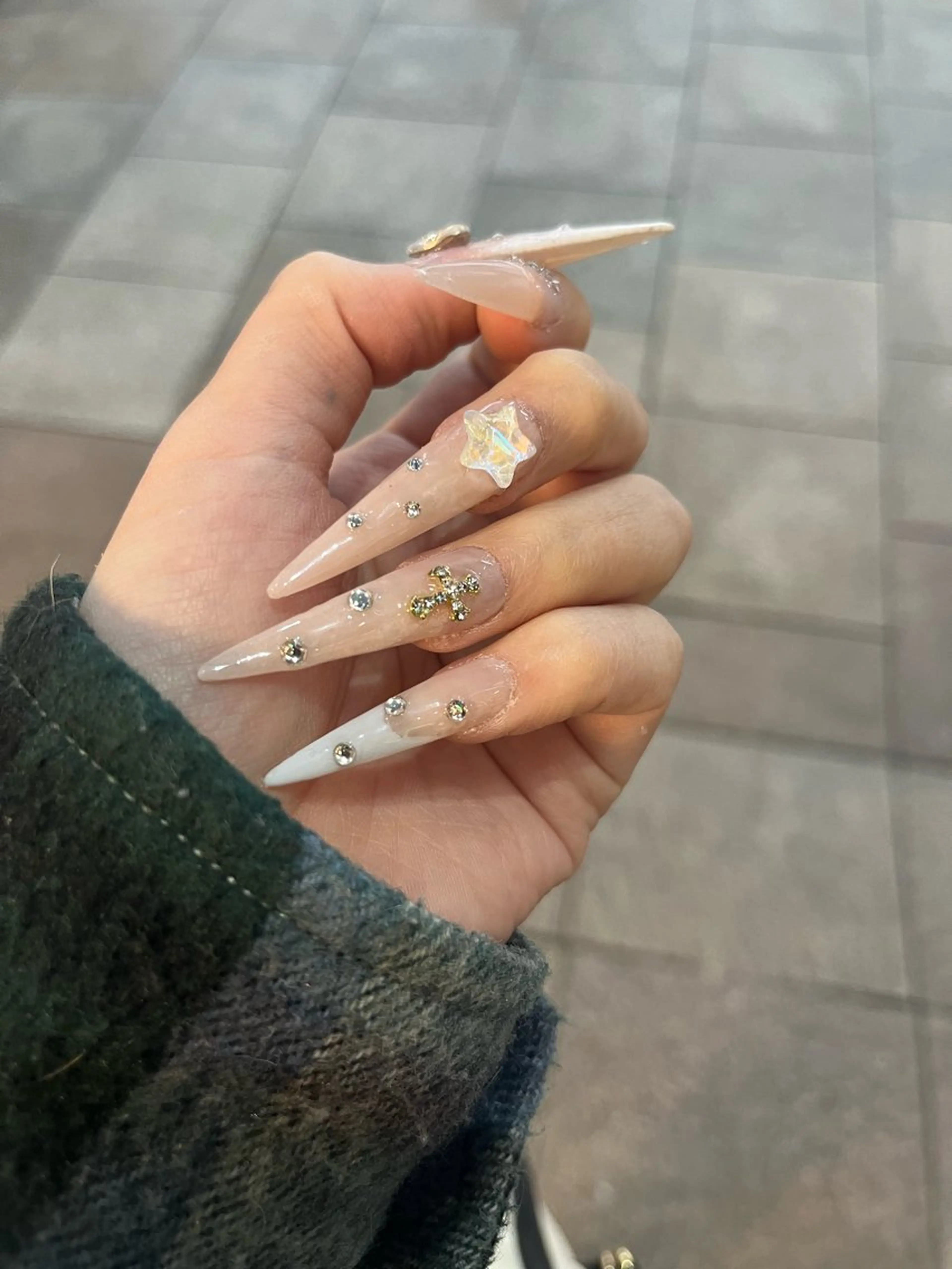 ネイル フレンチネイル Anela所属・Anela 広島ハンドケアサロンのエステ・リラクイメージ