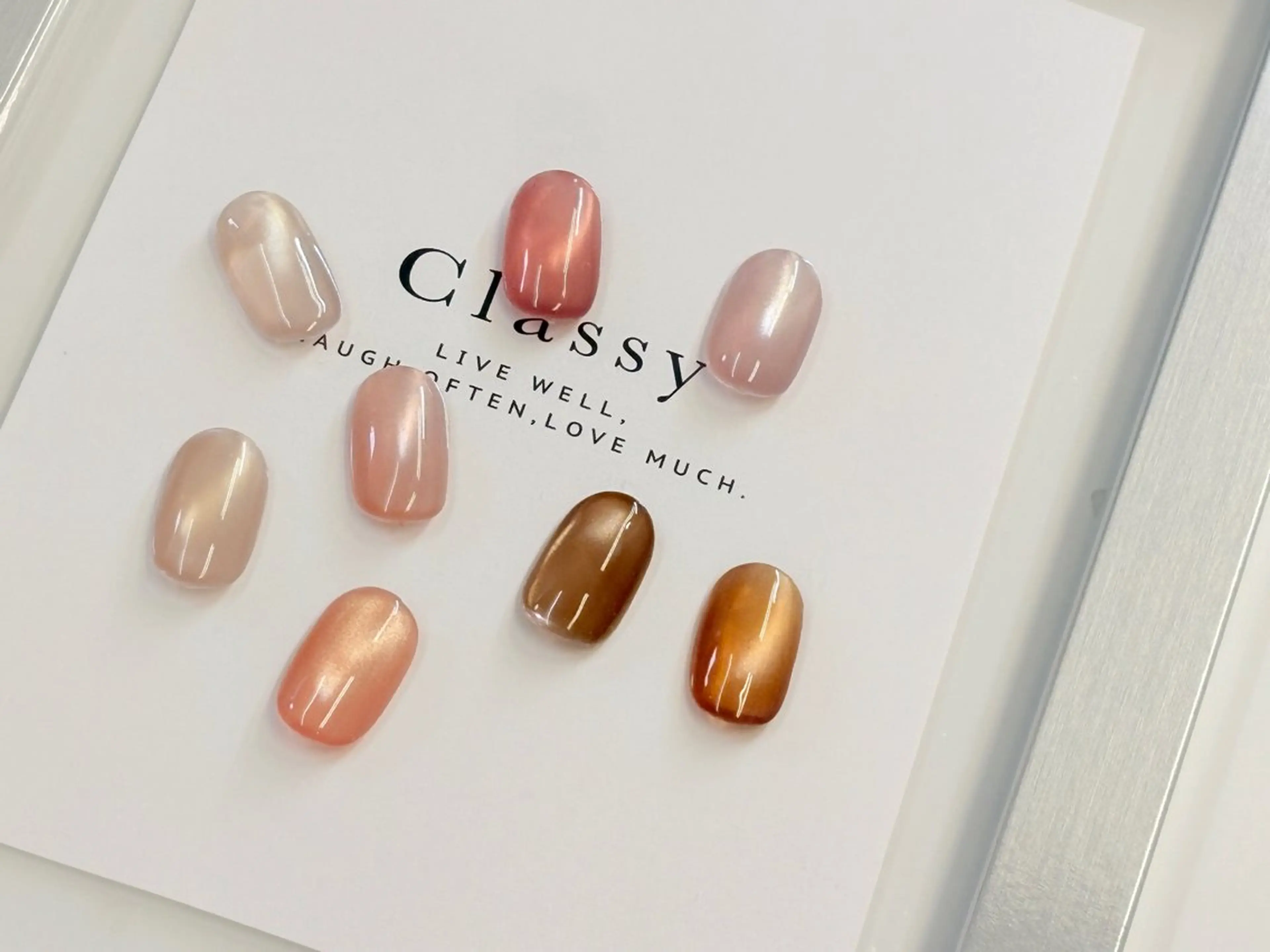 ミディアム ハンドネイル cream nail salon所属・Crème Studioのネイルデザイン
