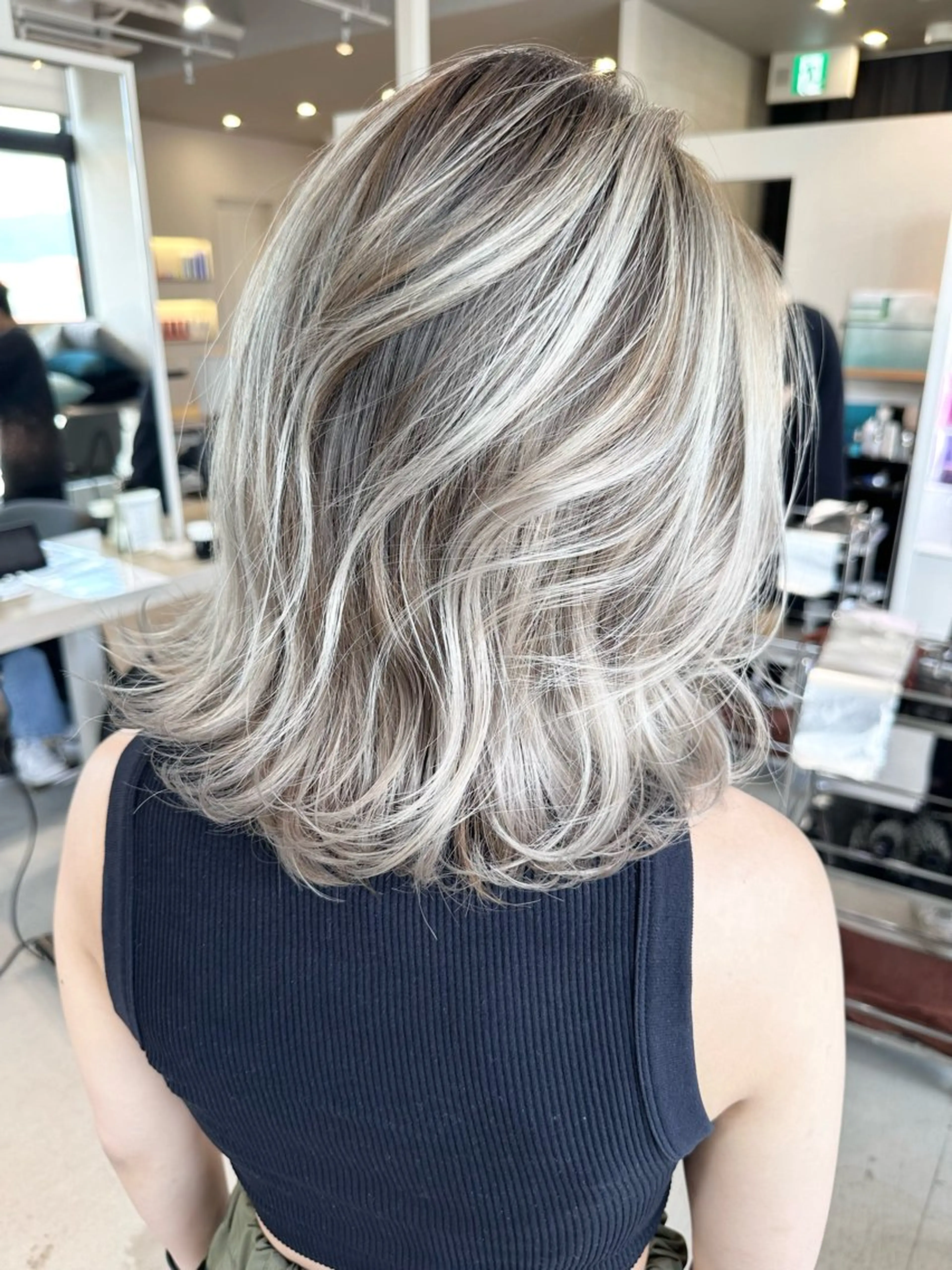 ミディアム カラー ヘアカラー トリートメント 井上 一平のヘアスタイル