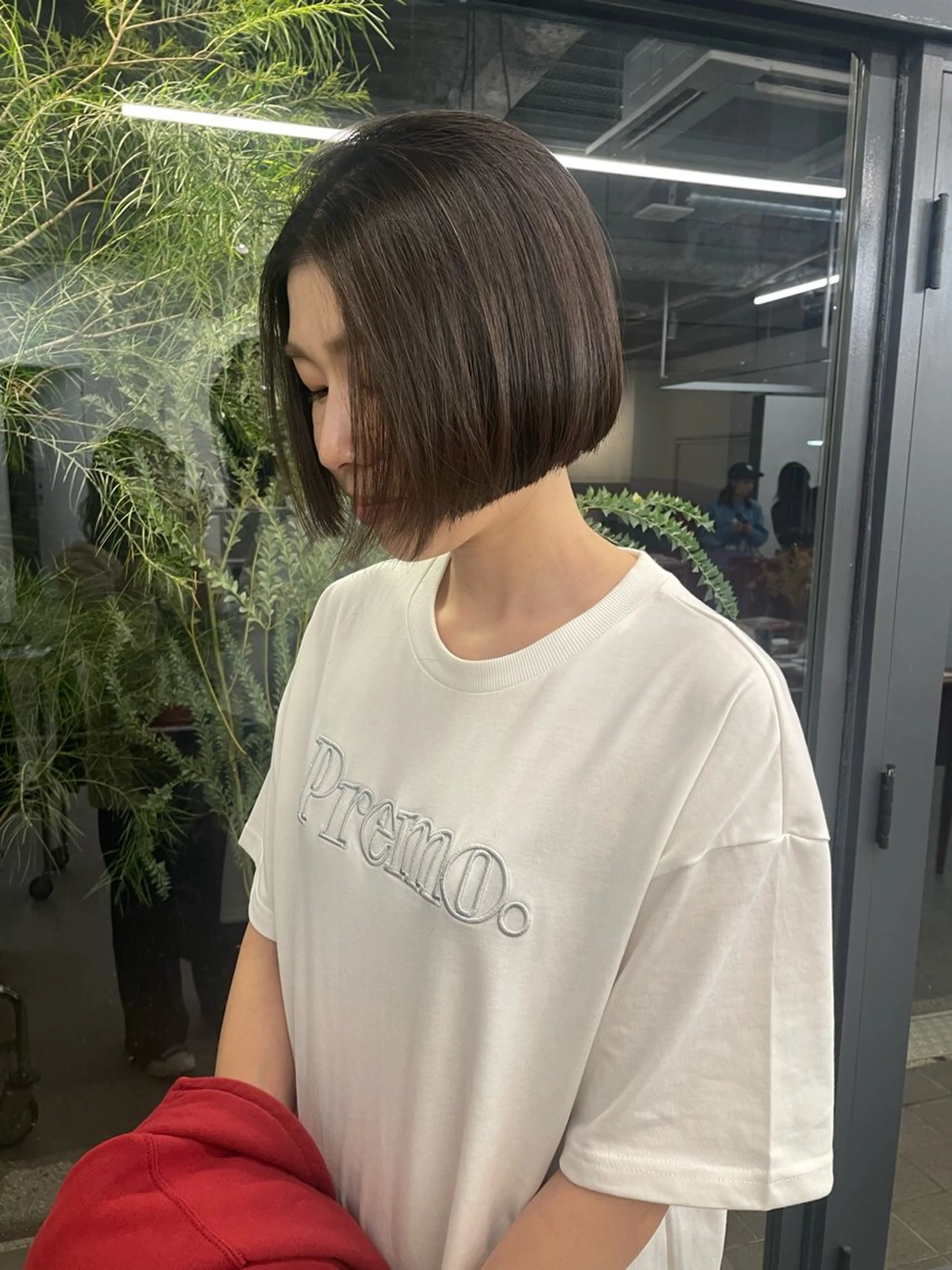 ショート ボブ パーマ、ボブ、透明感 カラー、小須田ゆあのヘアスタイル