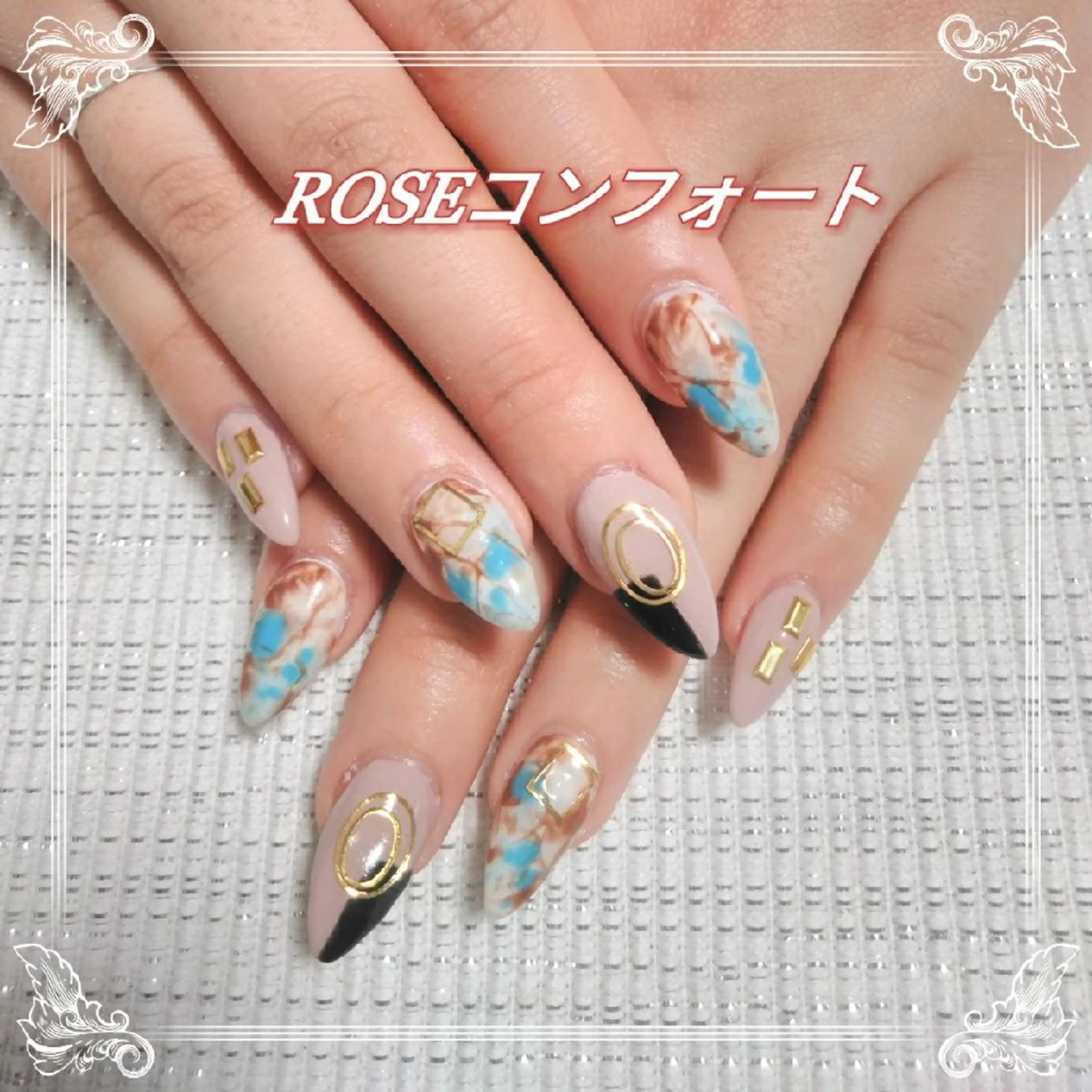 ネイル スカルプネイル エステとネイル ローズコンフォートのネイルデザイン