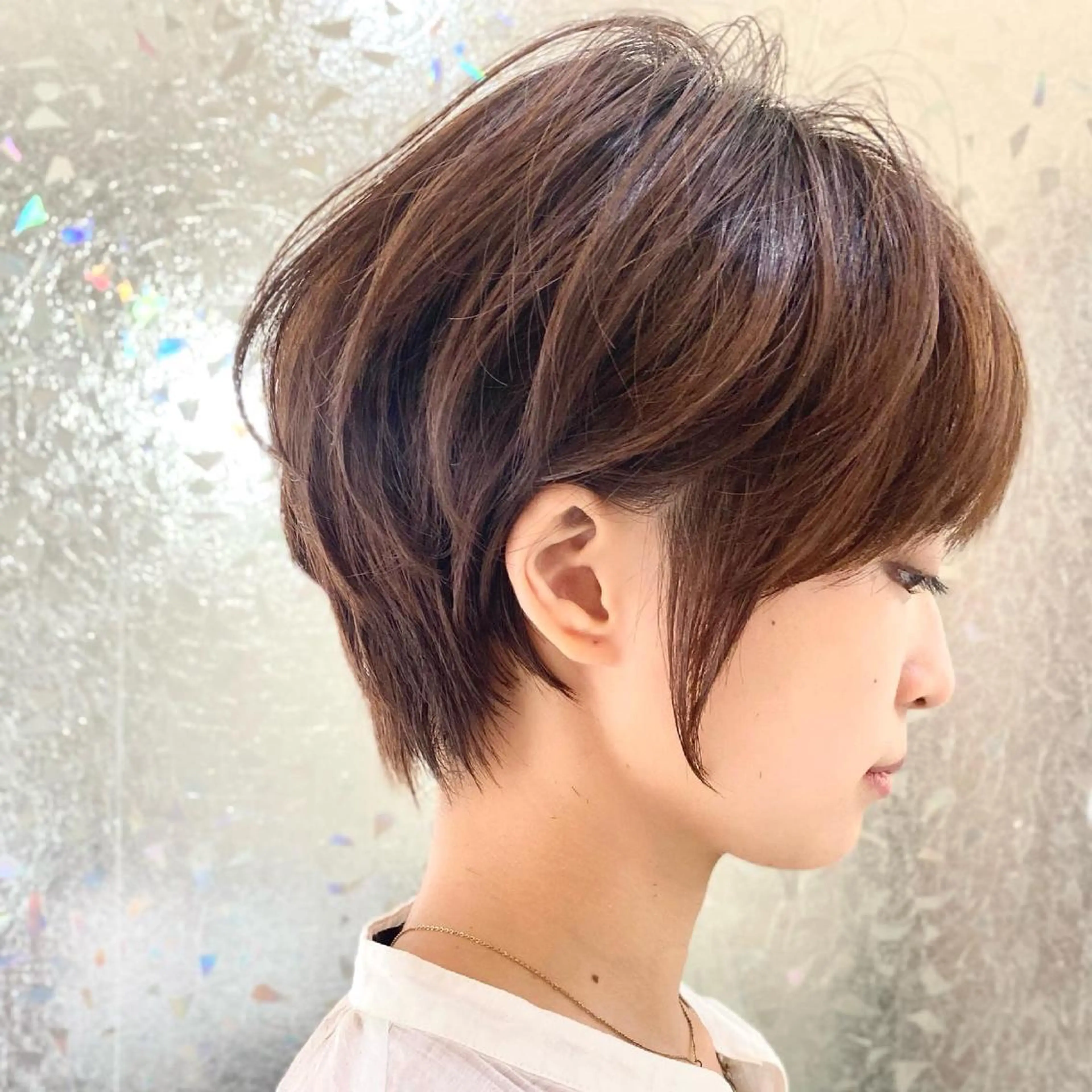 ショート カラー 明るい白髪染め専門店兵庫駅前店所属・山口 一馬のヘアスタイル