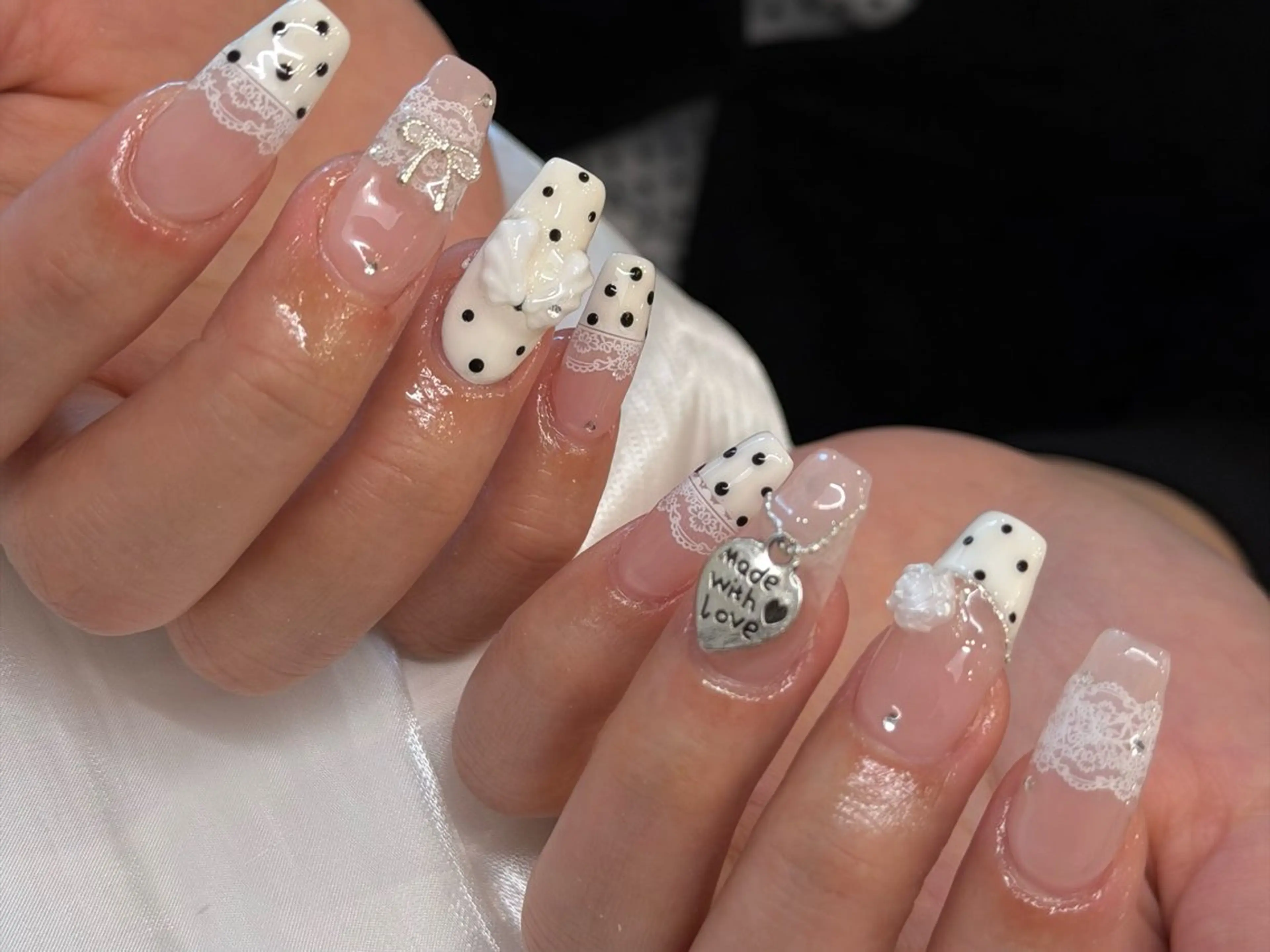 ネイル アートネイル オーロラネイル フレンチネイル ジェルネイル グラデーション ハンドネイル Luci Nailのネイルデザイン