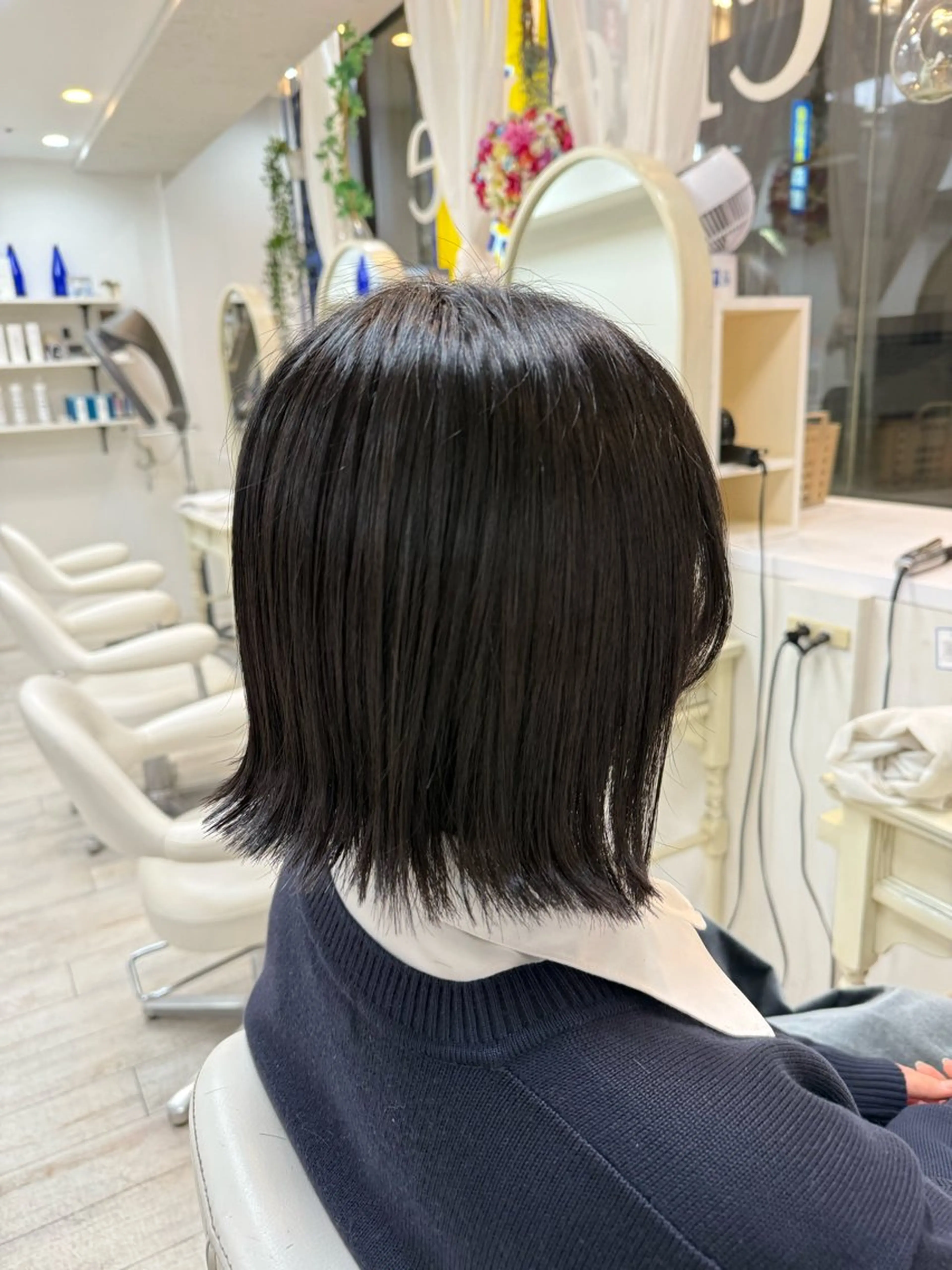 ショート 切りっぱなしボブ ボブ カット トリートメント 新籾 尚哉のヘアスタイル