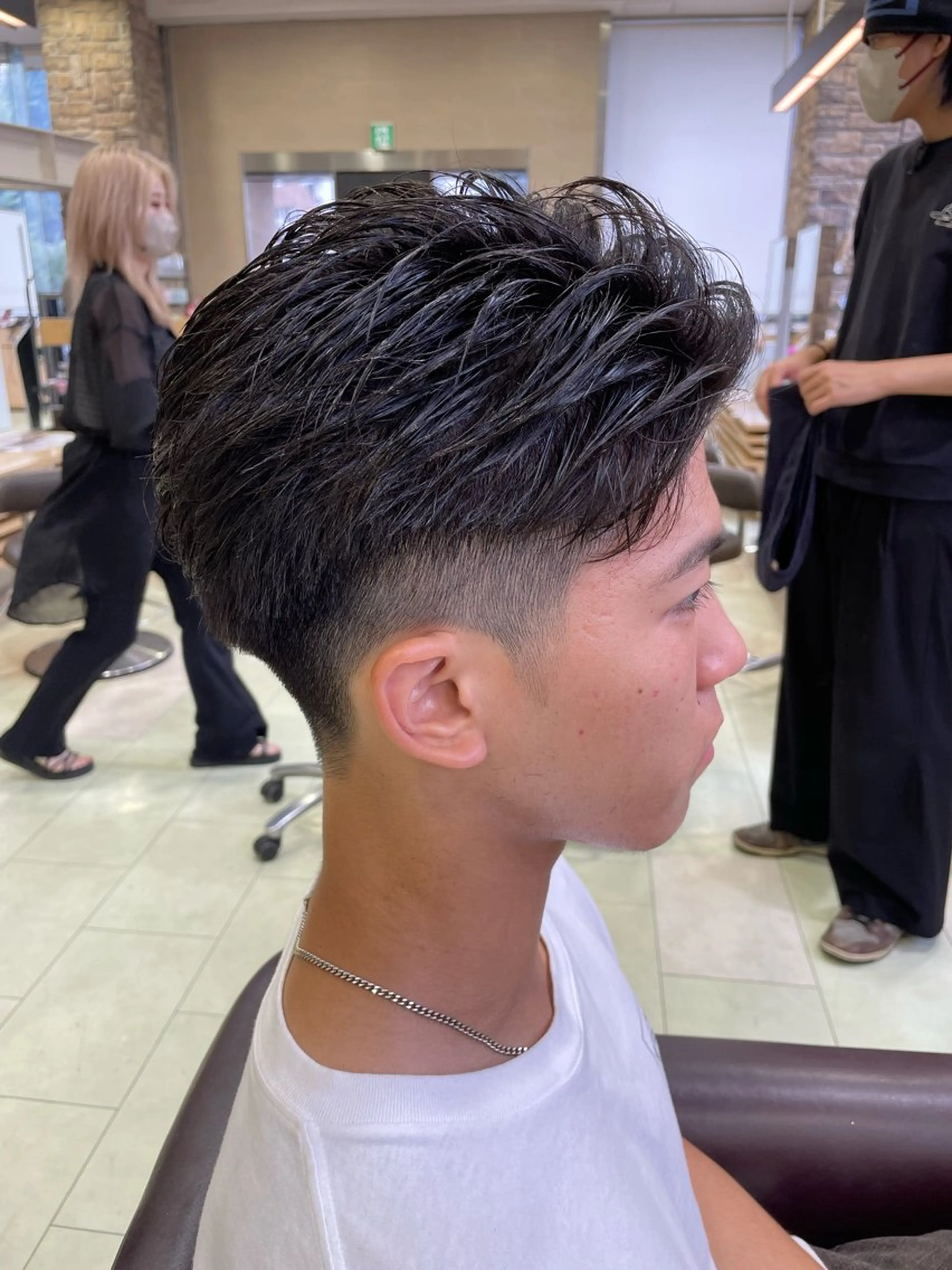 メンズ カット 韓国レイヤー/センタ ーパート/坂本翔のヘアスタイル