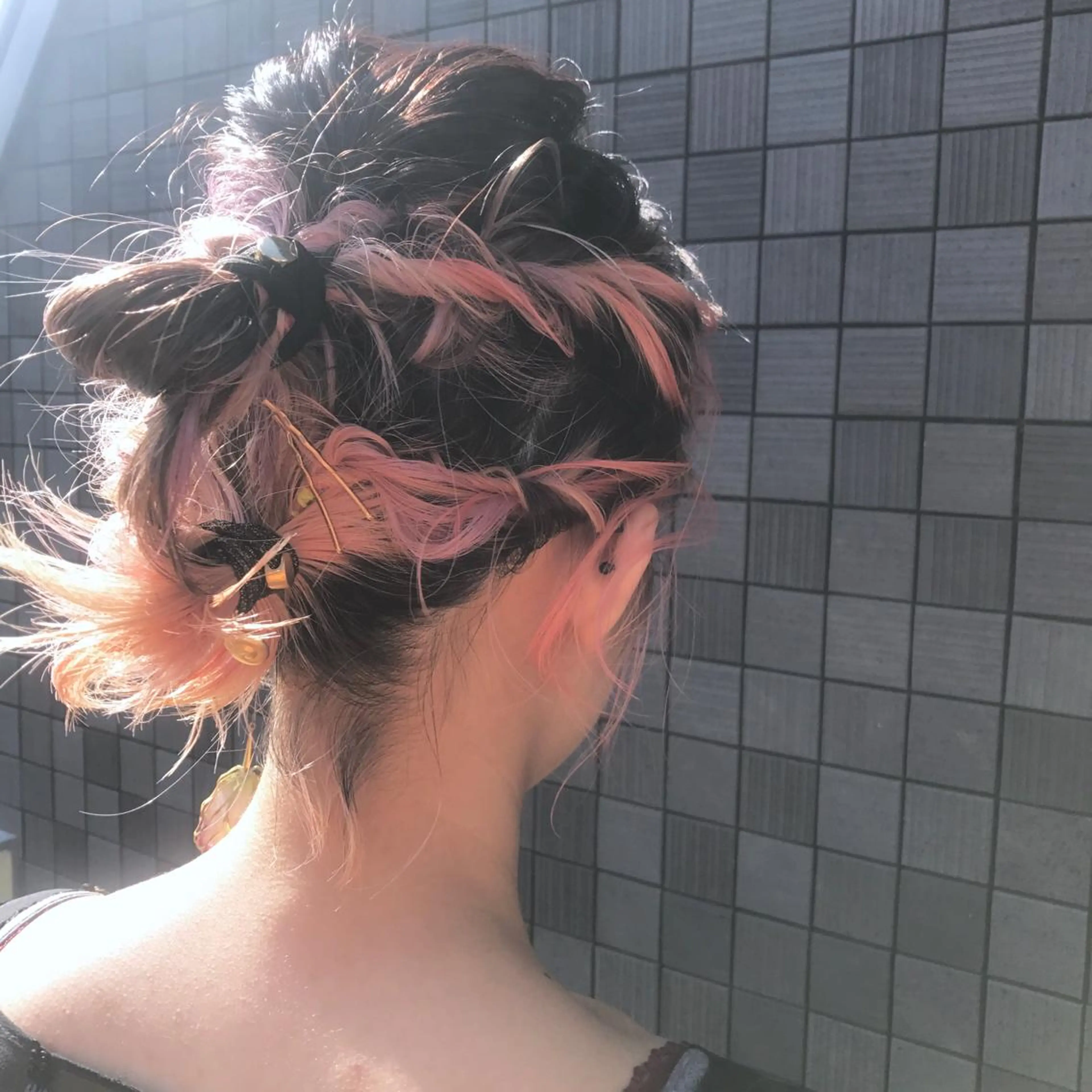 ショート カラー ヘアアレンジ インナーカラー ピンクカラー ブリーチなしで透明感 艶カラー【Ryo】のヘアスタイル