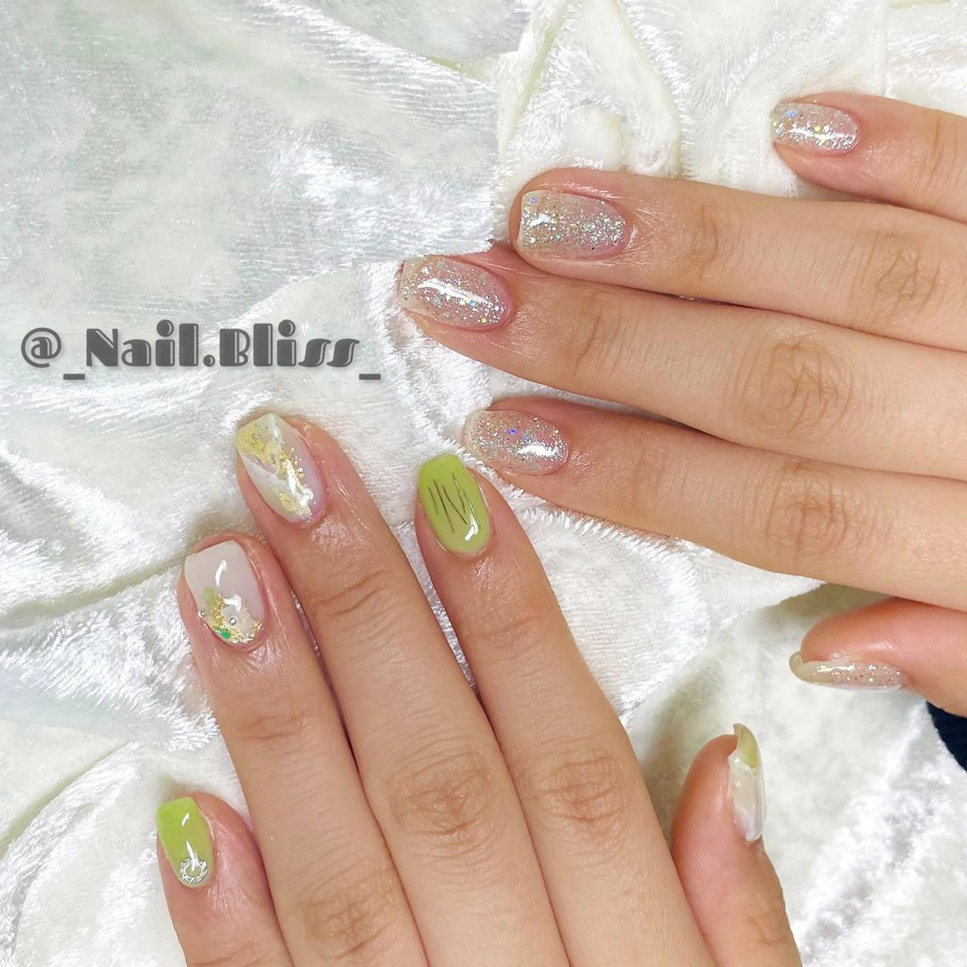 ネイル ラメ(グリッター) ニュアンスネイル ハンドネイル NAIL BLISSのネイルデザイン