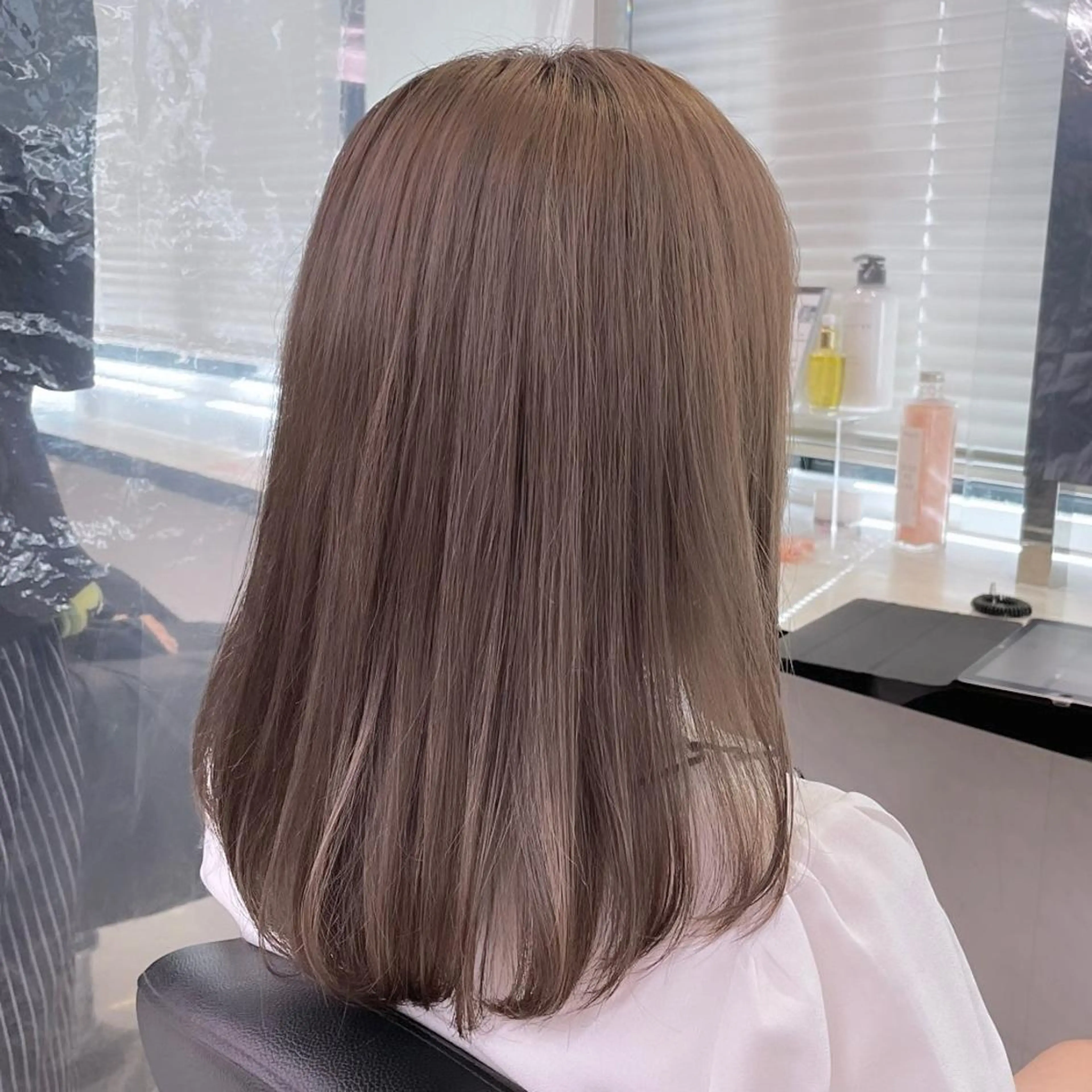 セミロング カラー ヘアアレンジ ヘアカラー トリートメント ヘアセット ピンク・ベージュ🩰 カラー🫧とらのヘアスタイル