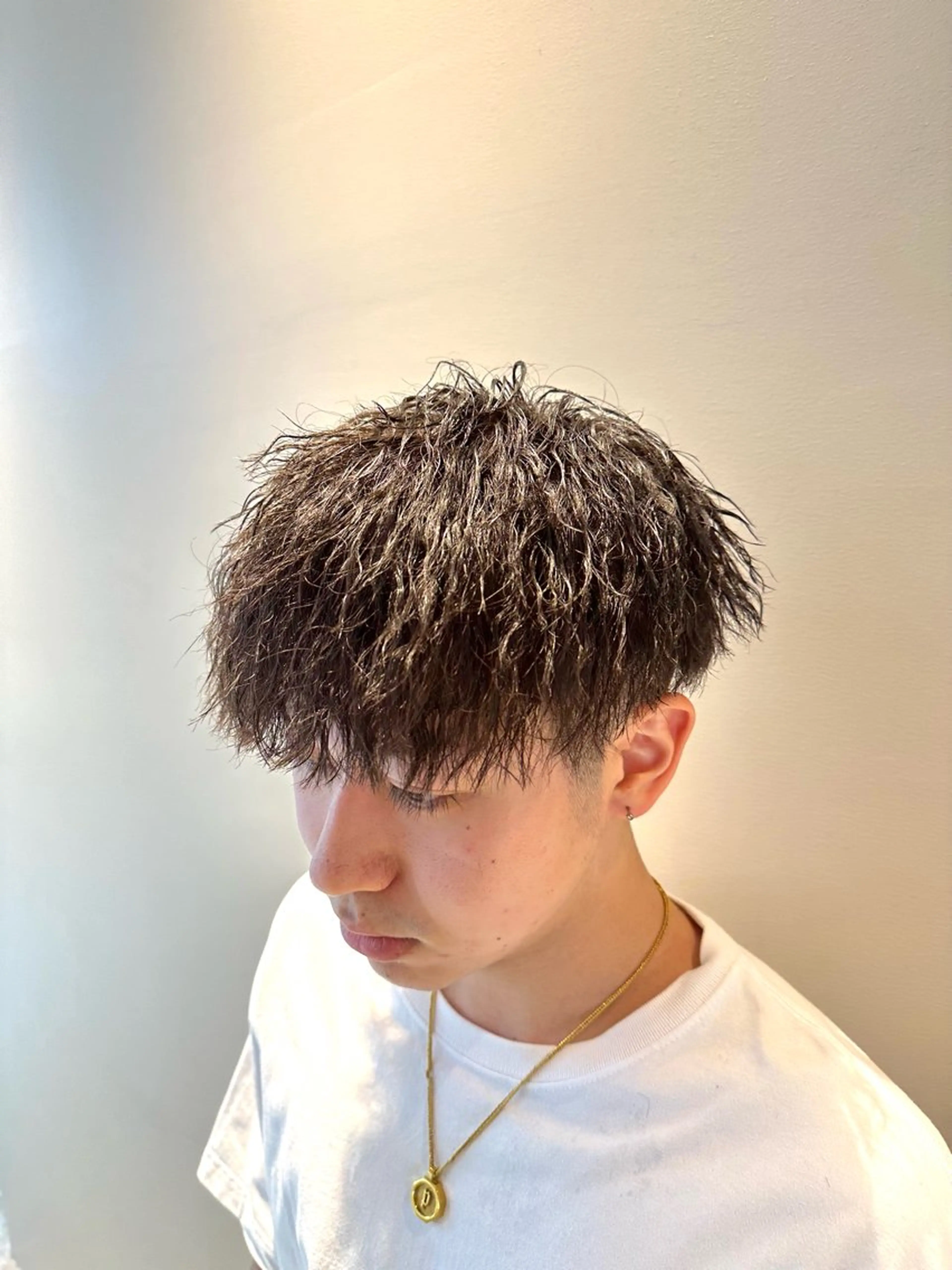 パーマ メンズ アップバング マッシュ メンズパーマ メンズツイストパーマ ツイストスパイラルパーマ 心斎橋本町メンズ 美容師ユースケのヘアスタイル